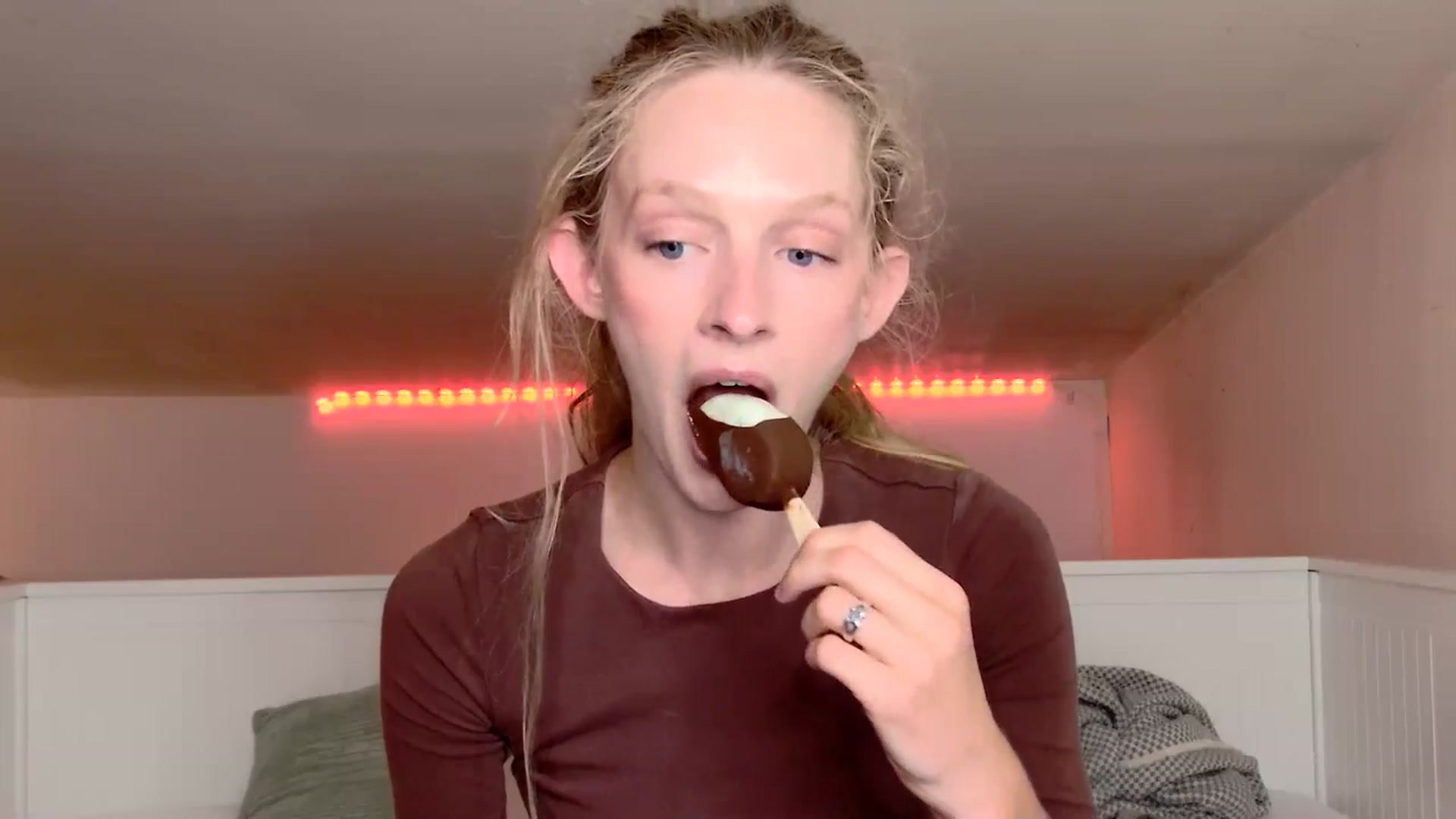 Gallery image thumbnail from Kinkywander's myfreecams stream on, 07/27/2025, 14:07 image 2 of 20
