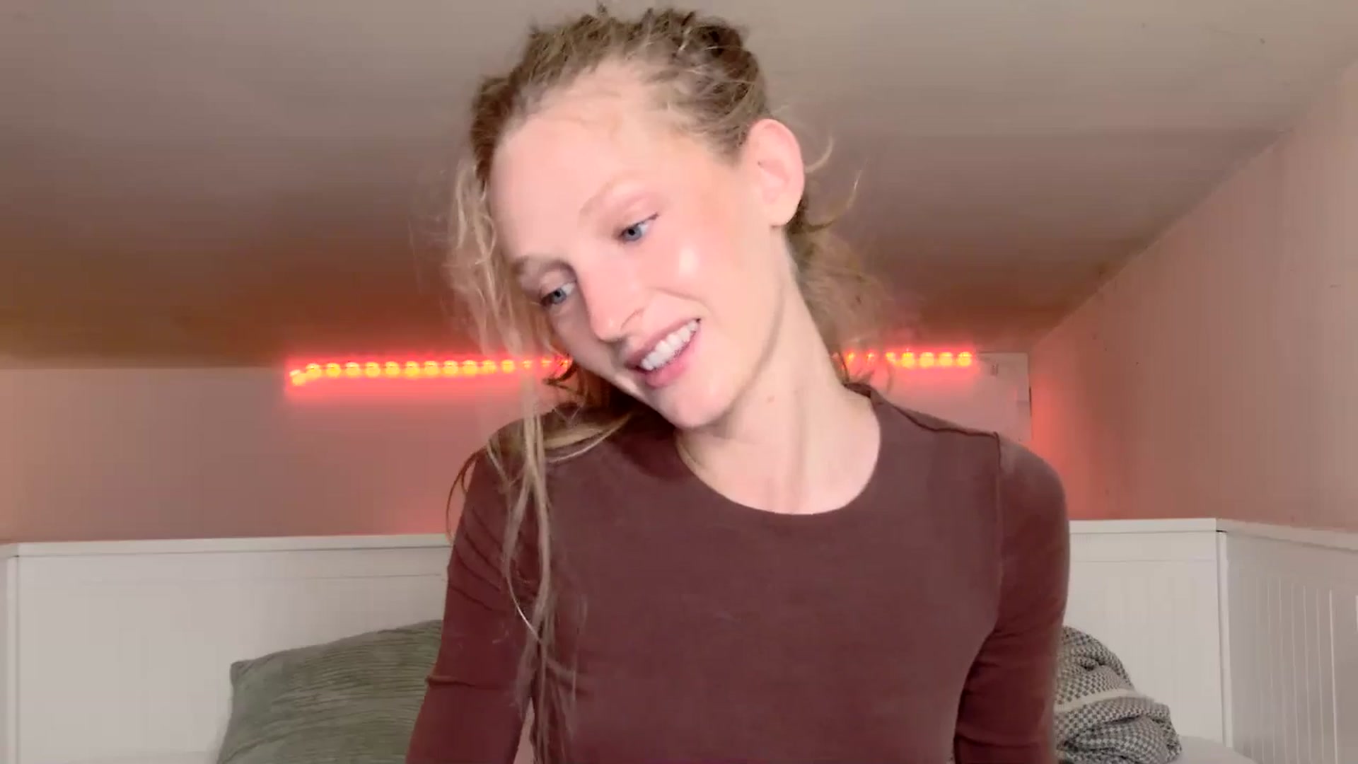 Gallery image thumbnail from Kinkywander's myfreecams stream on, 07/27/2025, 14:07 image 18 of 20