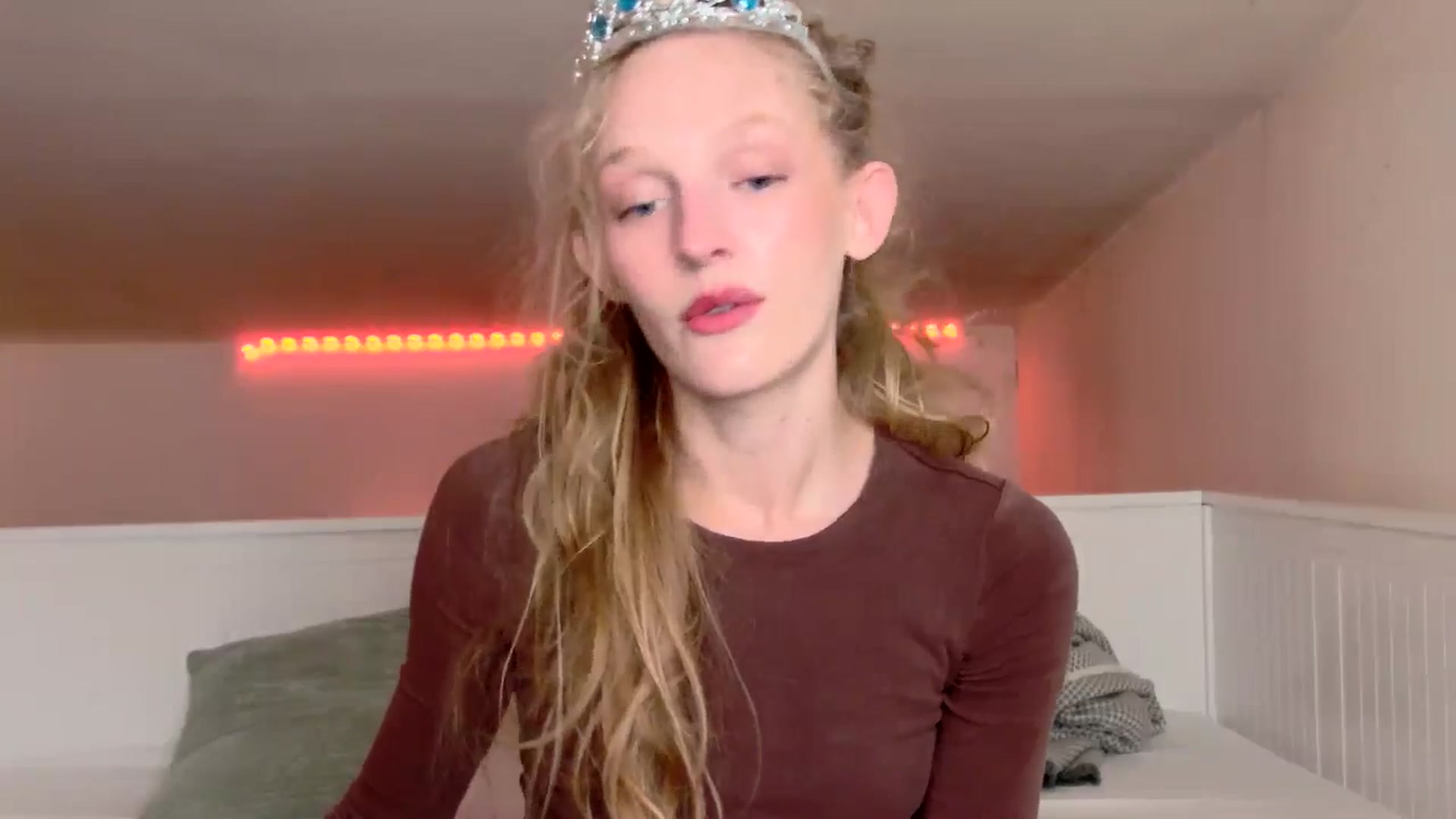 Gallery image thumbnail from Kinkywander's myfreecams stream on, 07/27/2025, 16:07 image 11 of 20