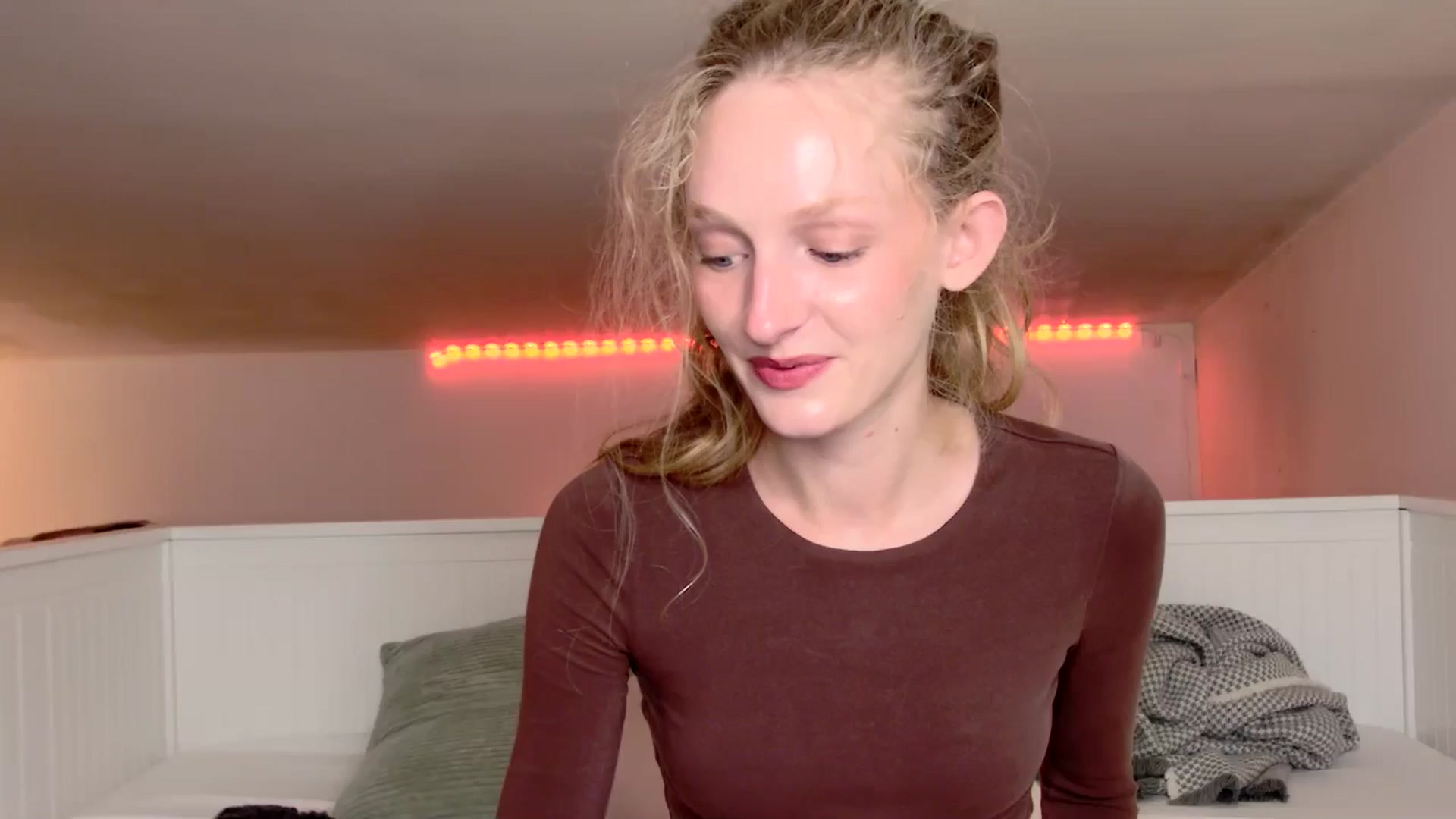 Gallery image thumbnail from Kinkywander's myfreecams stream on, 07/27/2025, 16:07 image 20 of 20