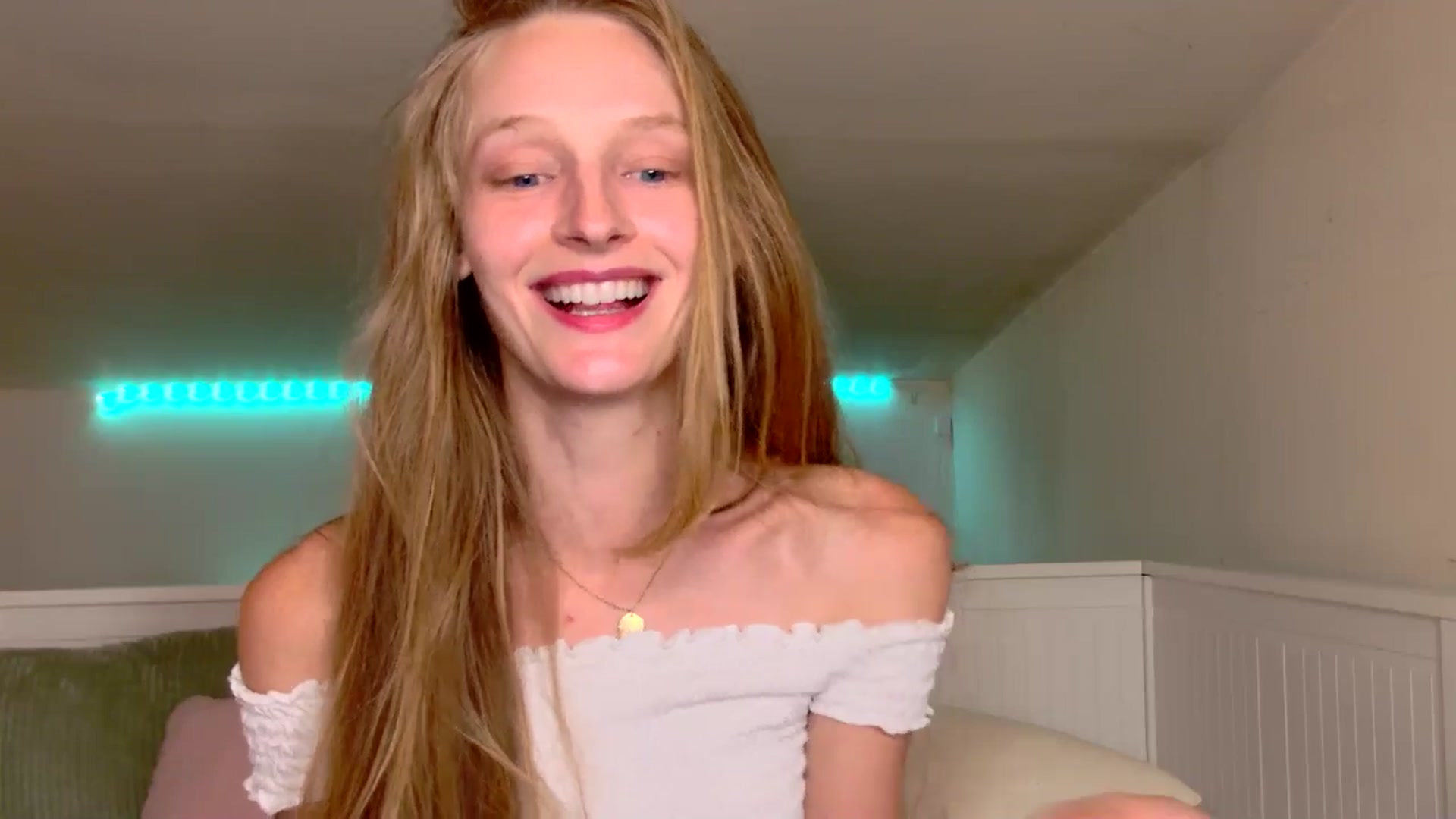 Gallery image thumbnail from Kinkywander's myfreecams stream on, 08/02/2025, 17:32 image 2 of 20