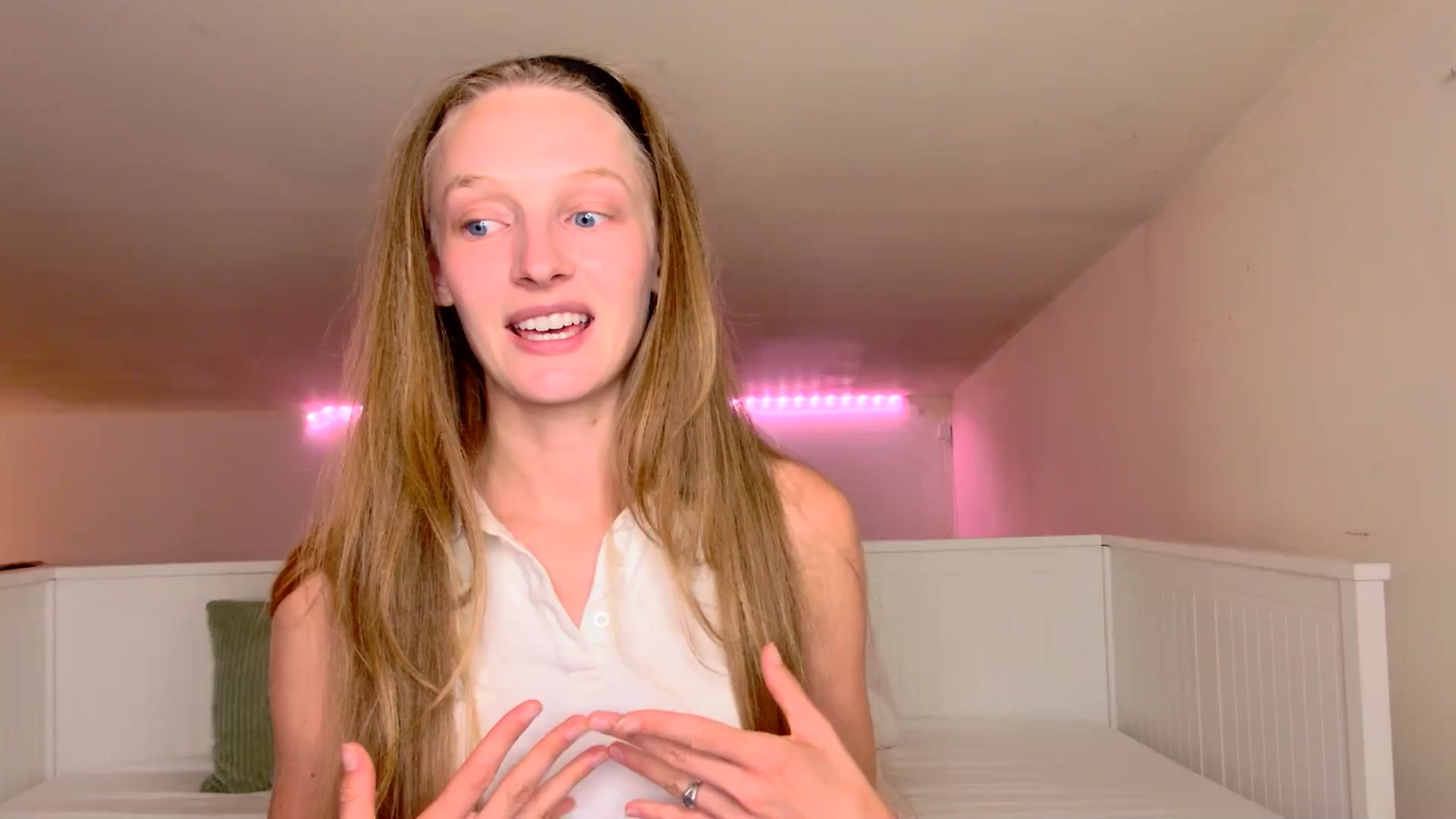 Gallery image thumbnail from Kinkywander's myfreecams stream on, 08/03/2025, 18:33 image 20 of 20