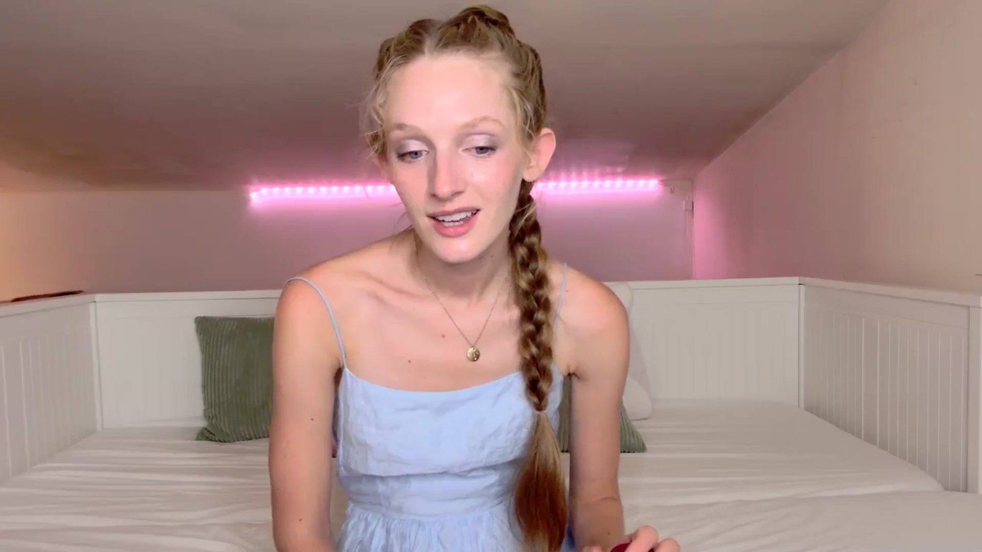 Gallery image thumbnail from Kinkywander's myfreecams stream on, 08/09/2025, 14:34 image 11 of 20