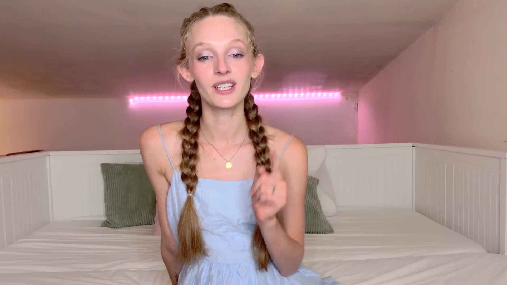 Gallery image thumbnail from Kinkywander's myfreecams stream on, 08/09/2025, 14:34 image 6 of 20
