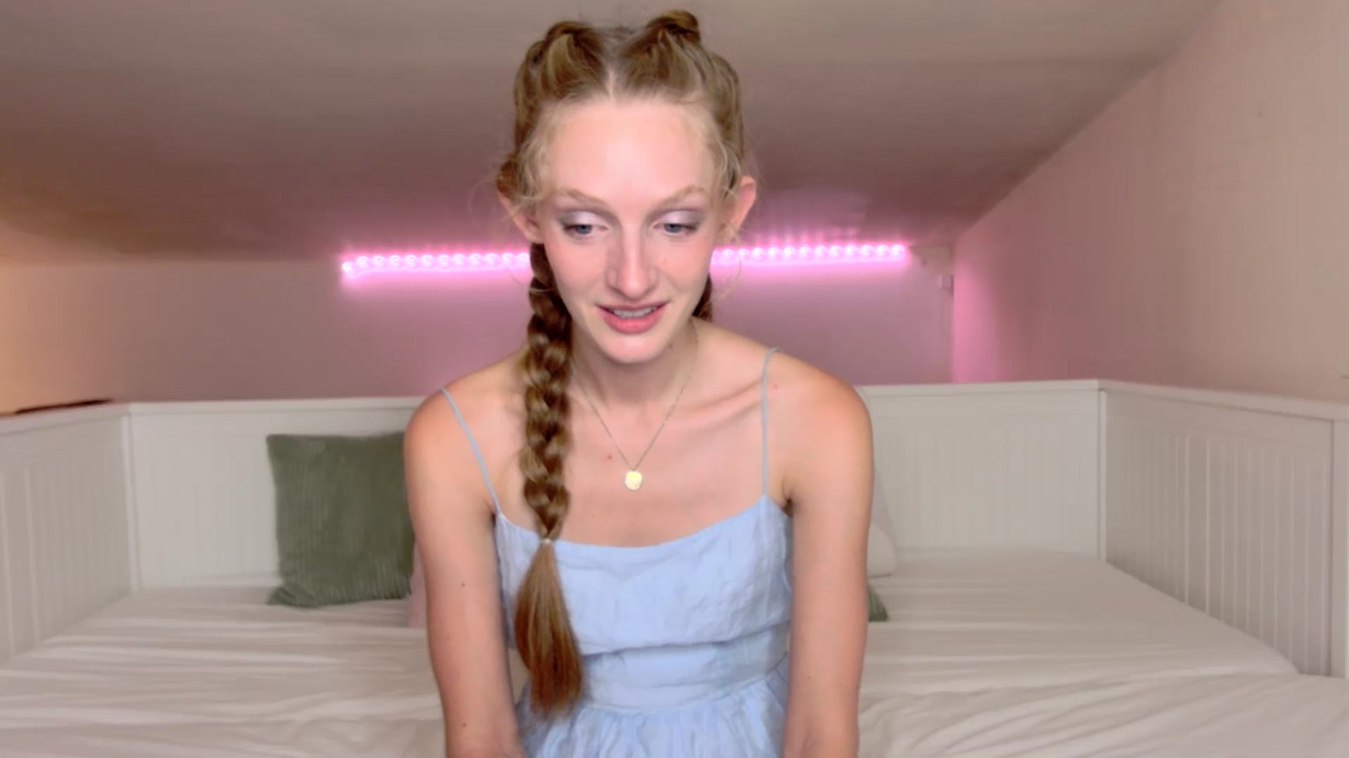 Gallery image thumbnail from Kinkywander's myfreecams stream on, 08/09/2025, 14:34 image 8 of 20