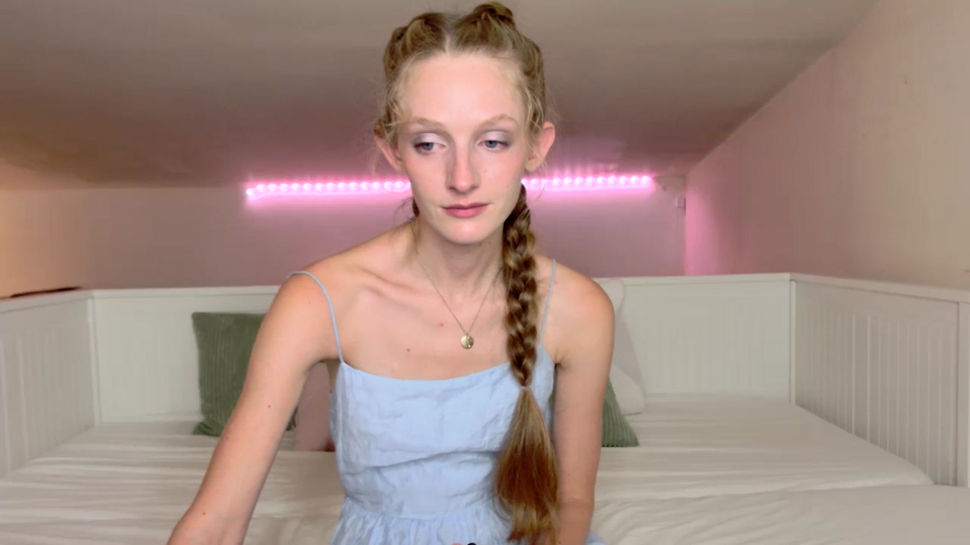 Gallery image thumbnail from Kinkywander's myfreecams stream on, 08/09/2025, 14:34 image 12 of 20