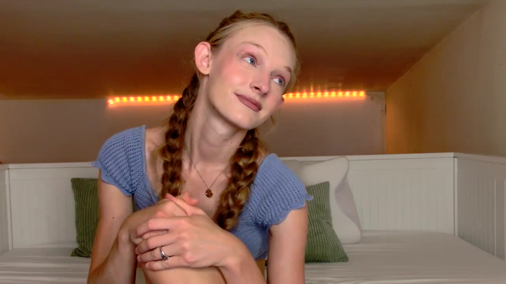 Gallery image thumbnail from Kinkywander's myfreecams stream on, 08/10/2025, 17:05 image 3 of 20