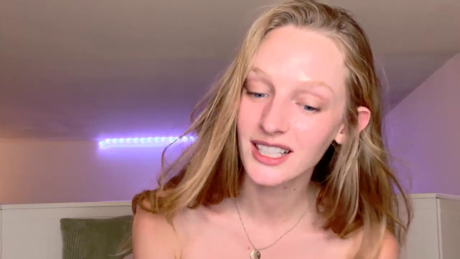 Gallery image thumbnail from Kinkywander's myfreecams stream on, 08/16/2025, 16:33 image 13 of 20