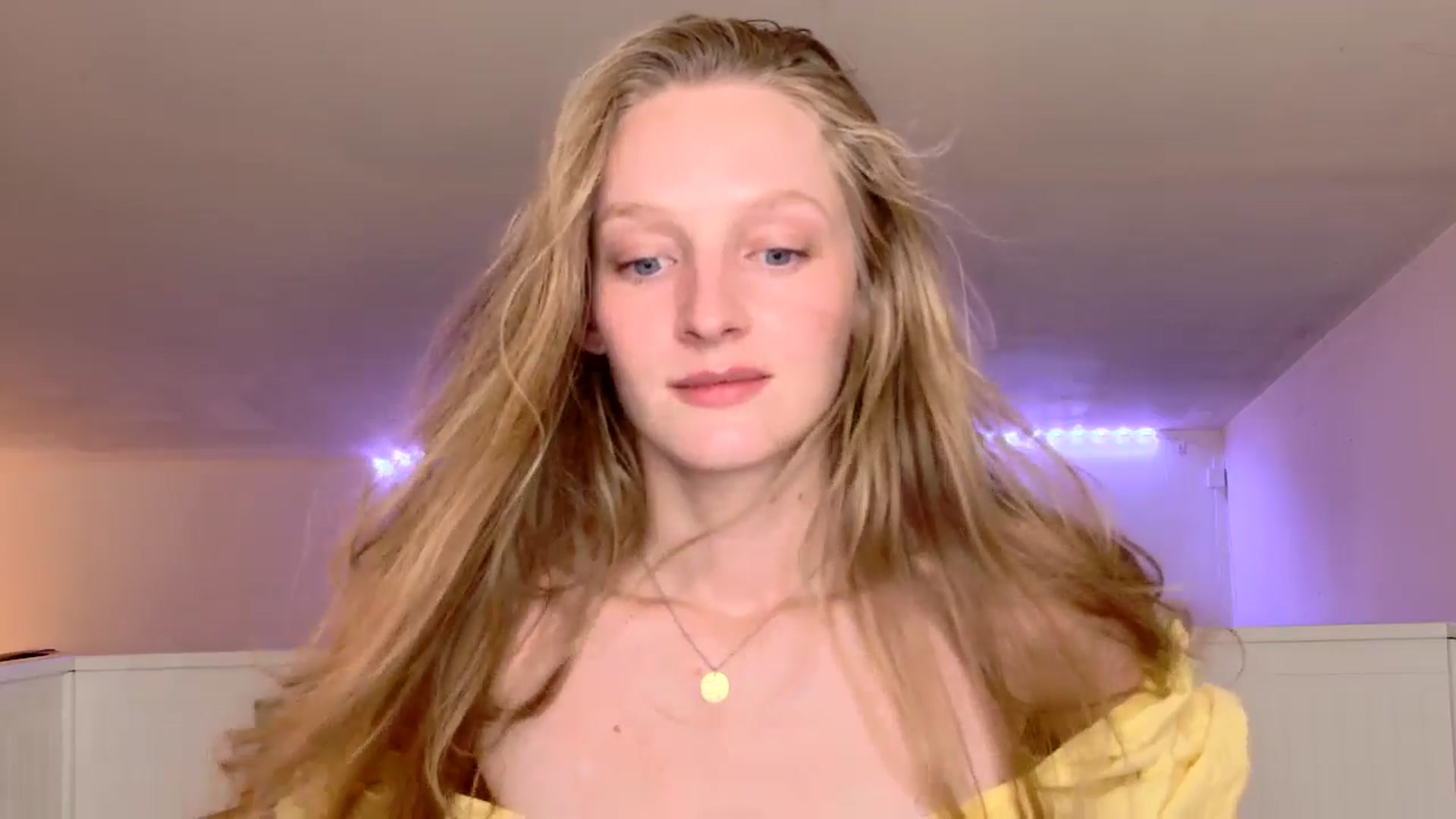Gallery image thumbnail from Kinkywander's myfreecams stream on, 08/16/2025, 16:33 image 12 of 20