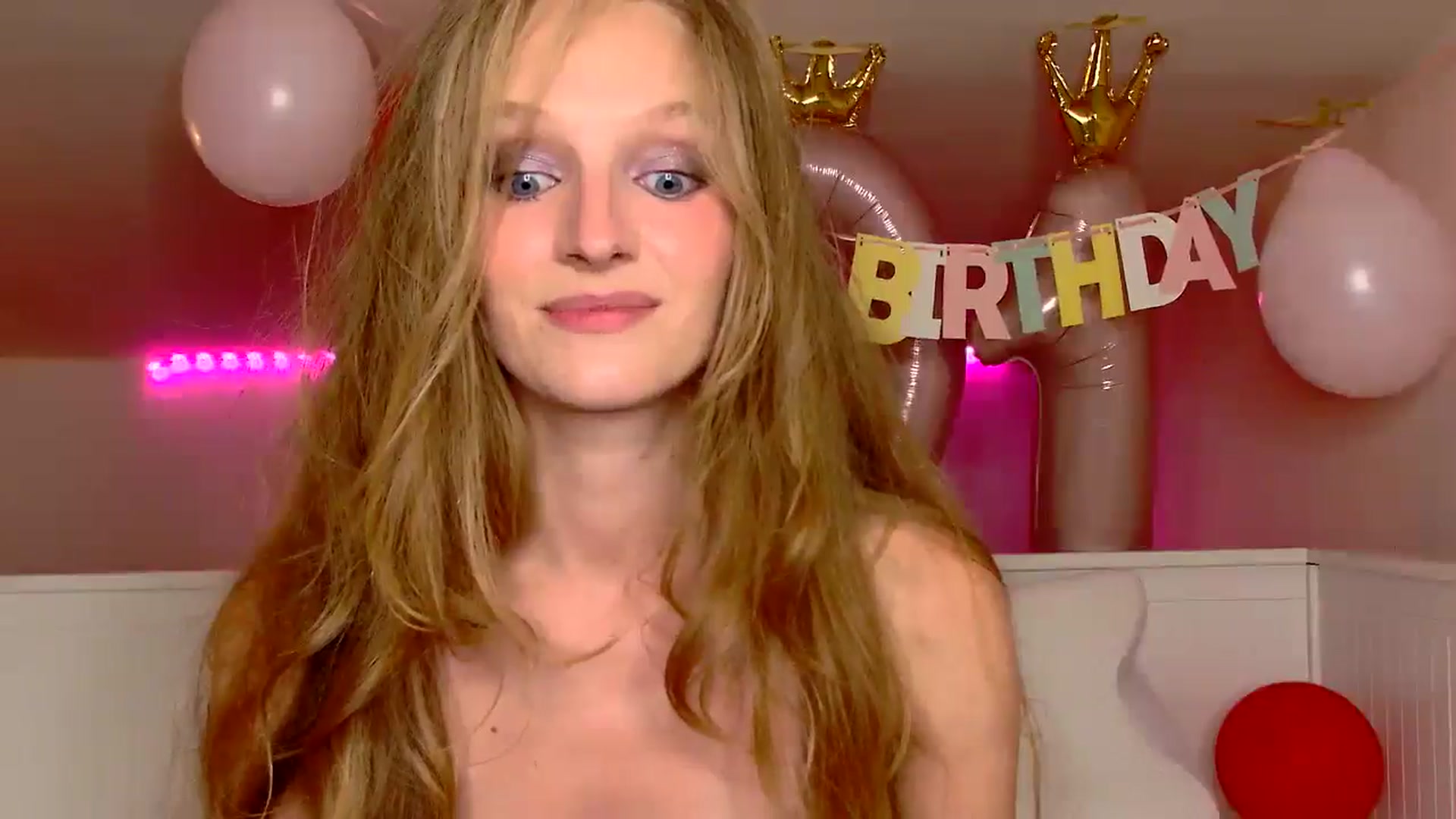 Gallery image thumbnail from Kinkywander's myfreecams stream on, 08/17/2025, 18:03 image 19 of 20