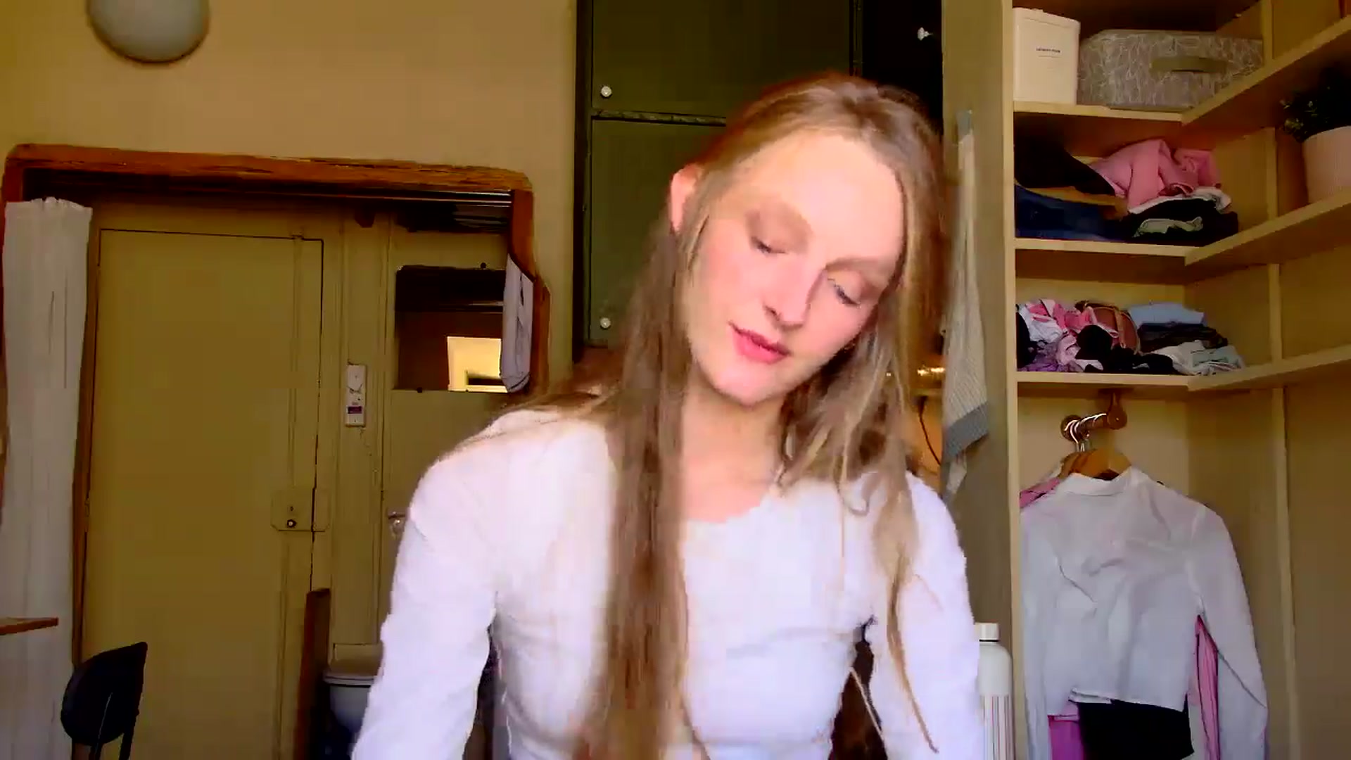 Gallery image thumbnail from Kinkywander's myfreecams stream on, 08/23/2025, 14:27 image 17 of 20
