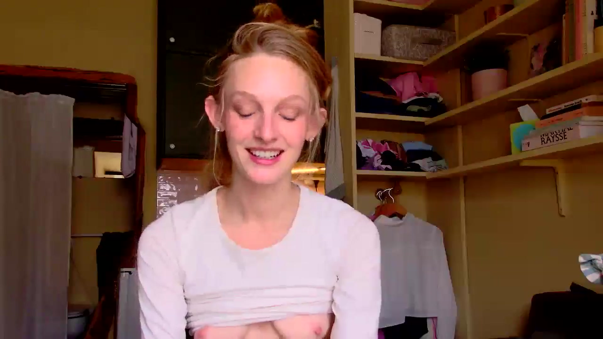 Gallery image thumbnail from Kinkywander's myfreecams stream on, 08/23/2025, 17:37 image 10 of 20