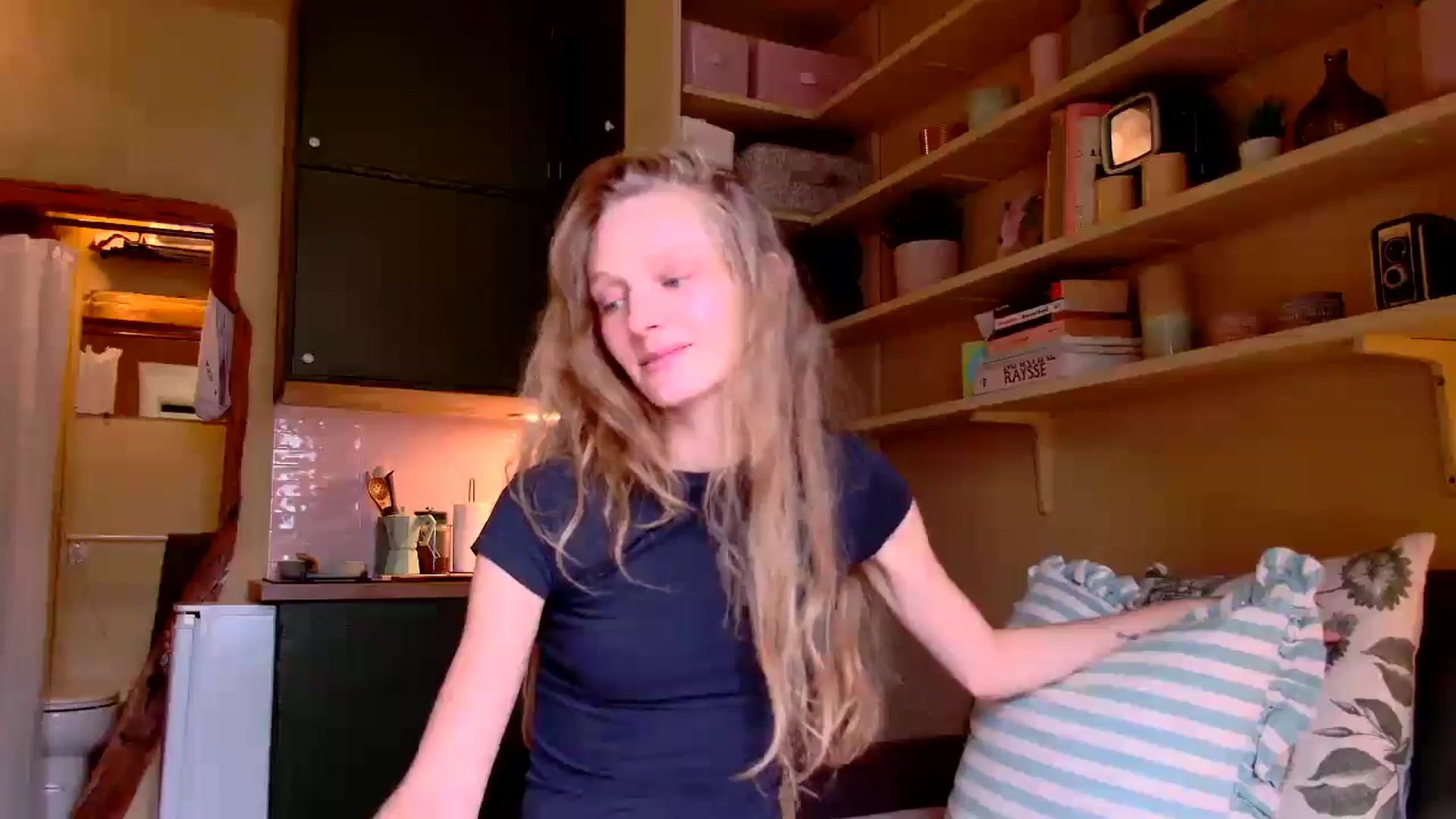 Gallery image thumbnail from Kinkywander's myfreecams stream on, 08/31/2025, 17:25 image 4 of 20