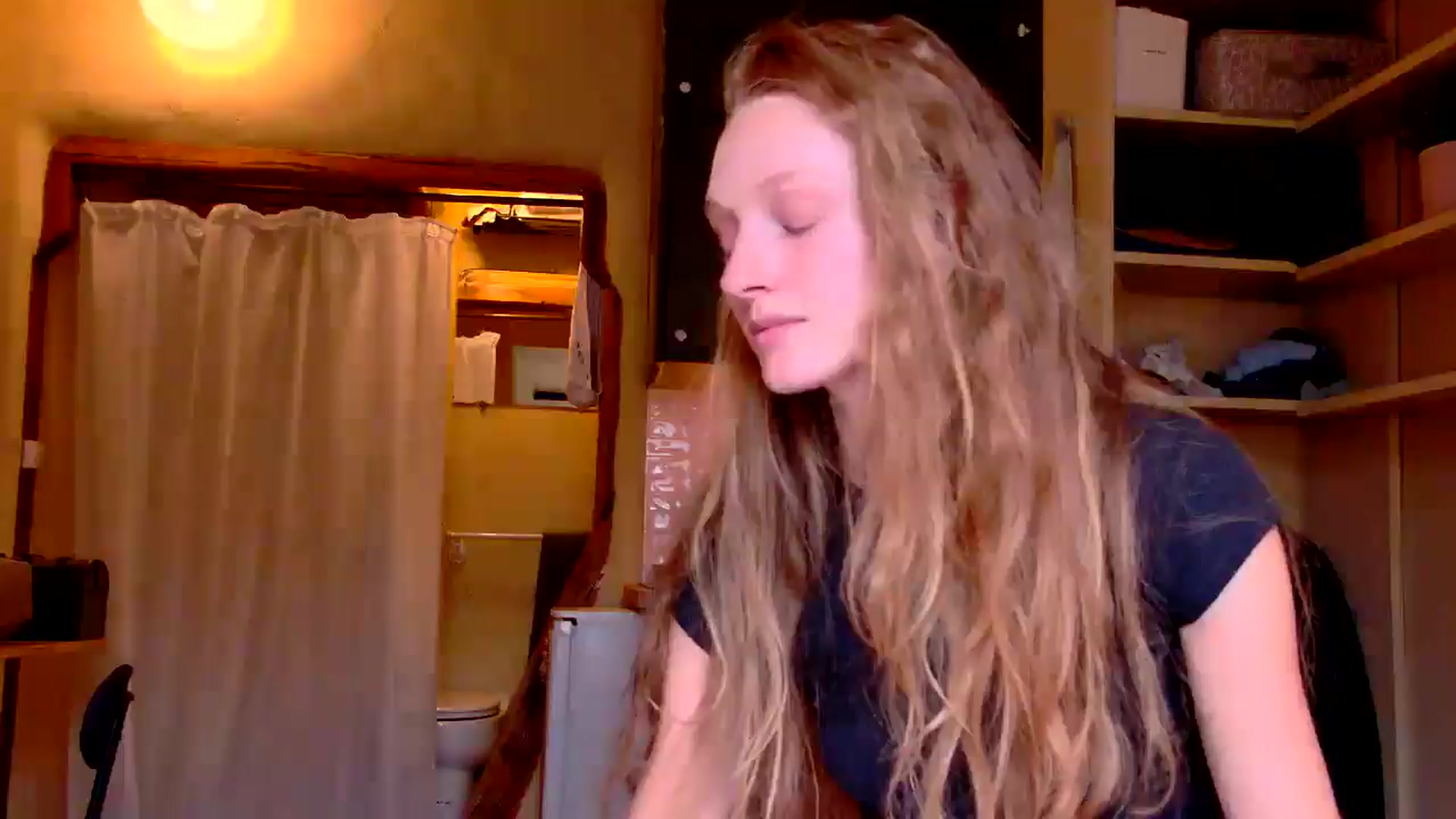 Gallery image thumbnail from Kinkywander's myfreecams stream on, 08/31/2025, 17:25 image 15 of 20