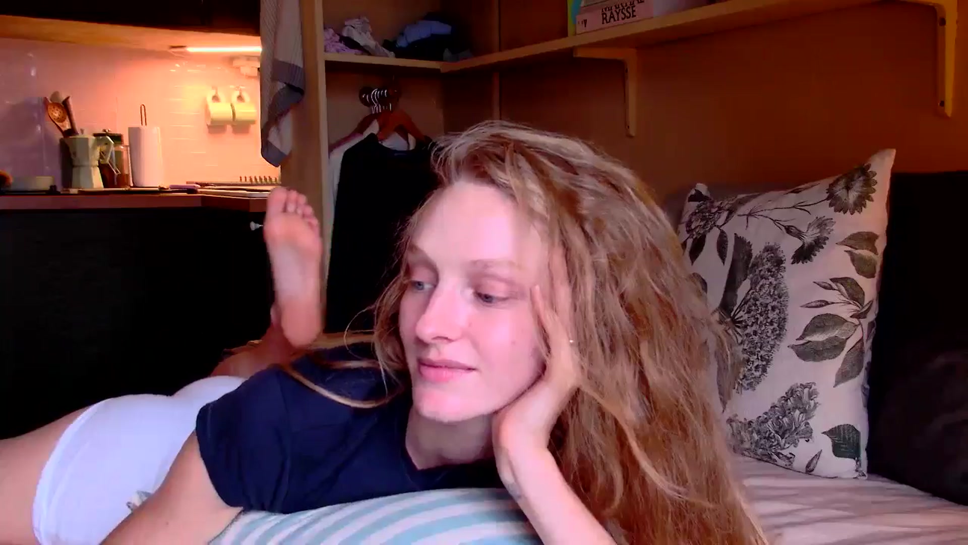 Gallery image thumbnail from Kinkywander's myfreecams stream on, 08/31/2025, 17:25 image 8 of 20