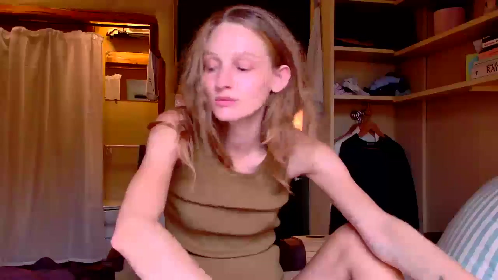 Gallery image thumbnail from Kinkywander's myfreecams stream on, 08/31/2025, 17:25 image 18 of 20