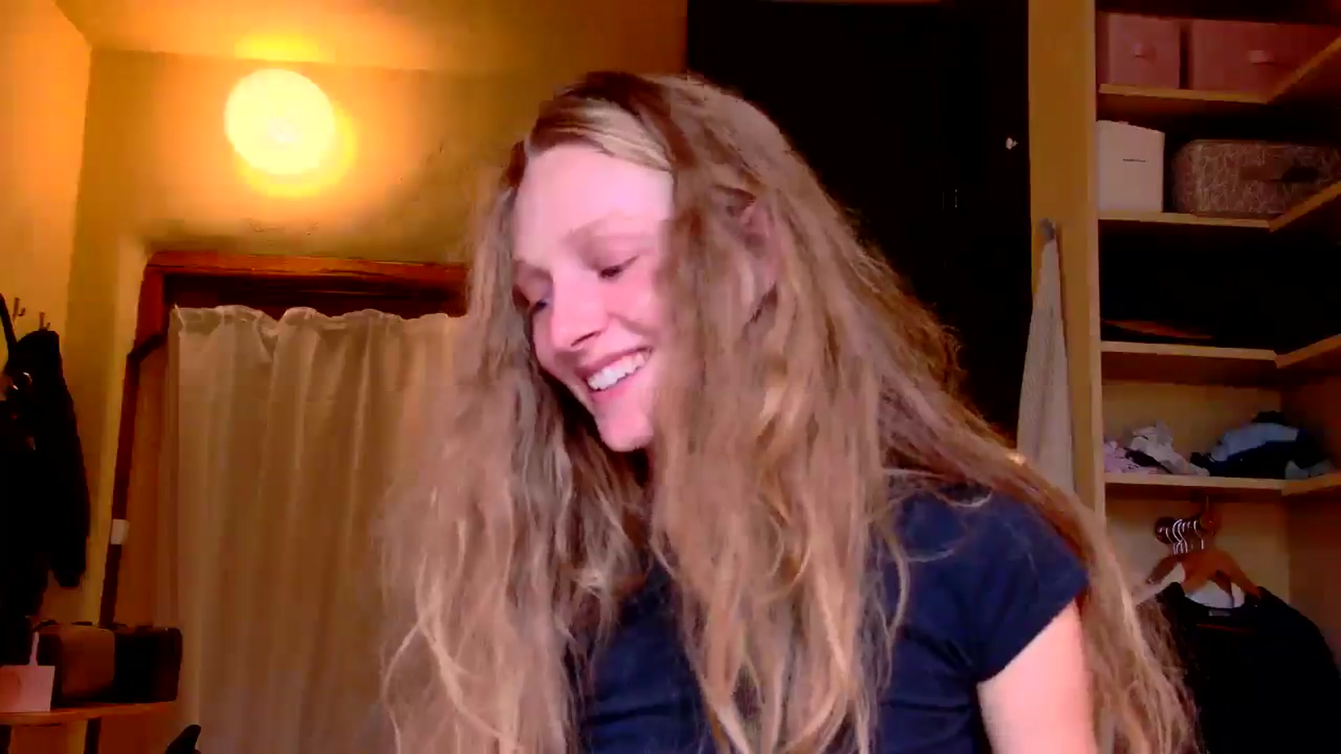 Gallery image thumbnail from Kinkywander's myfreecams stream on, 08/31/2025, 17:25 image 14 of 20