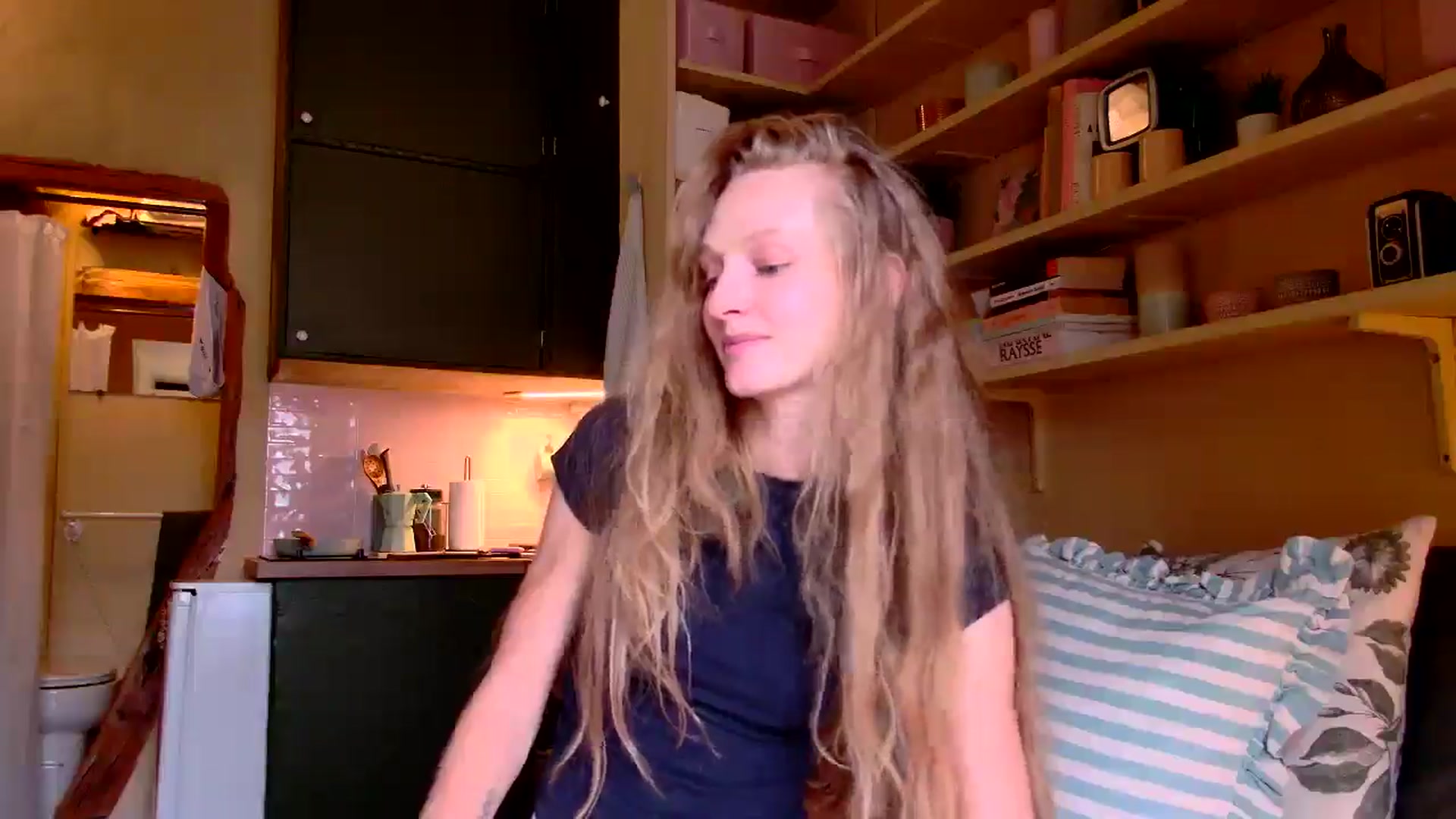 Gallery image thumbnail from Kinkywander's myfreecams stream on, 08/31/2025, 17:25 image 5 of 20