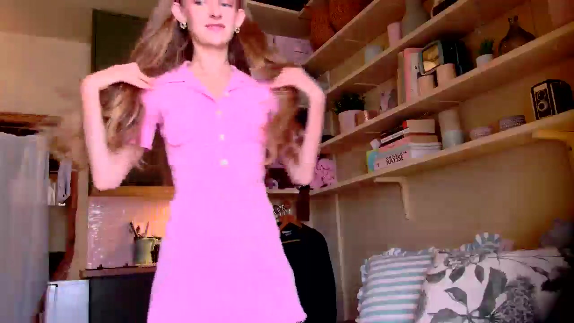 Gallery image thumbnail from Kinkywander's myfreecams stream on, 09/06/2025, 14:41 image 6 of 20