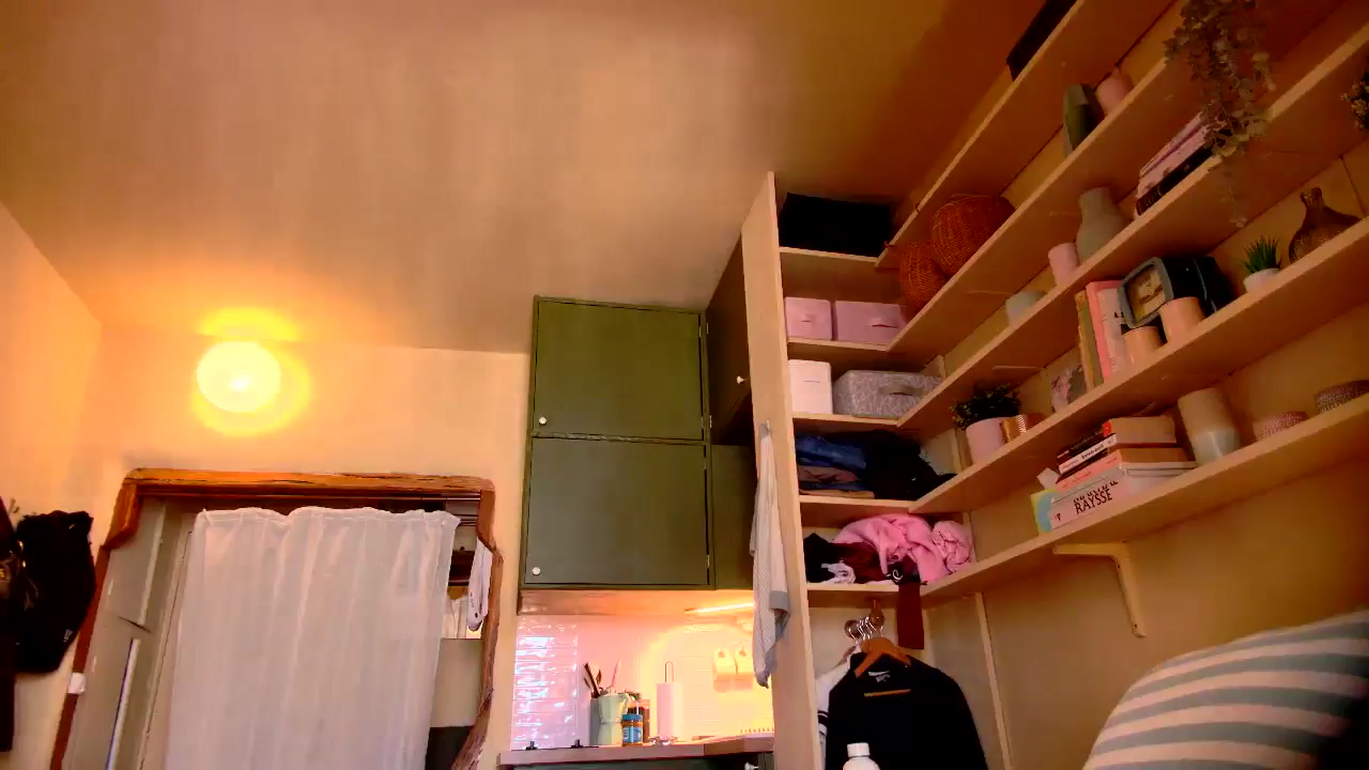 Gallery image thumbnail from Kinkywander's myfreecams stream on, 09/06/2025, 17:53 image 7 of 20