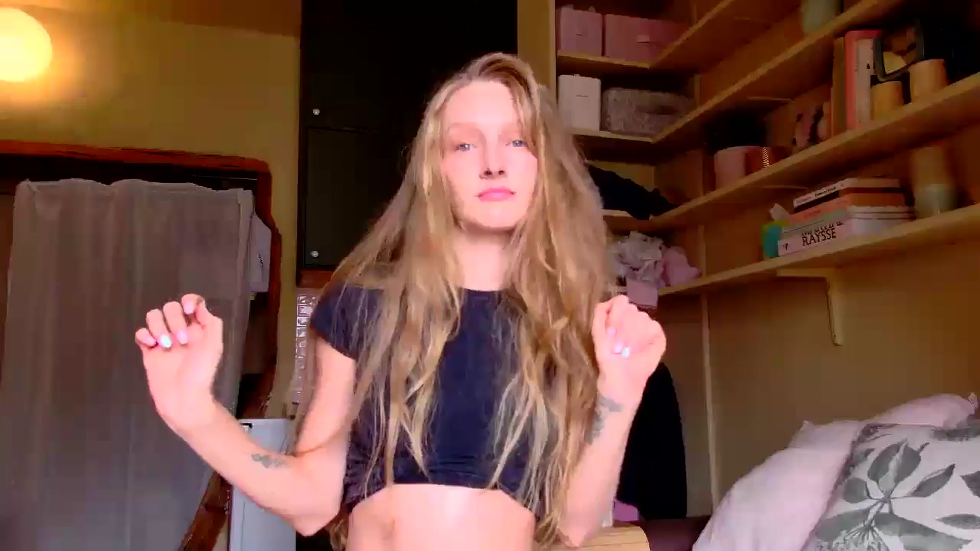 Gallery image thumbnail from Kinkywander's myfreecams stream on, 09/13/2025, 14:21 image 13 of 20