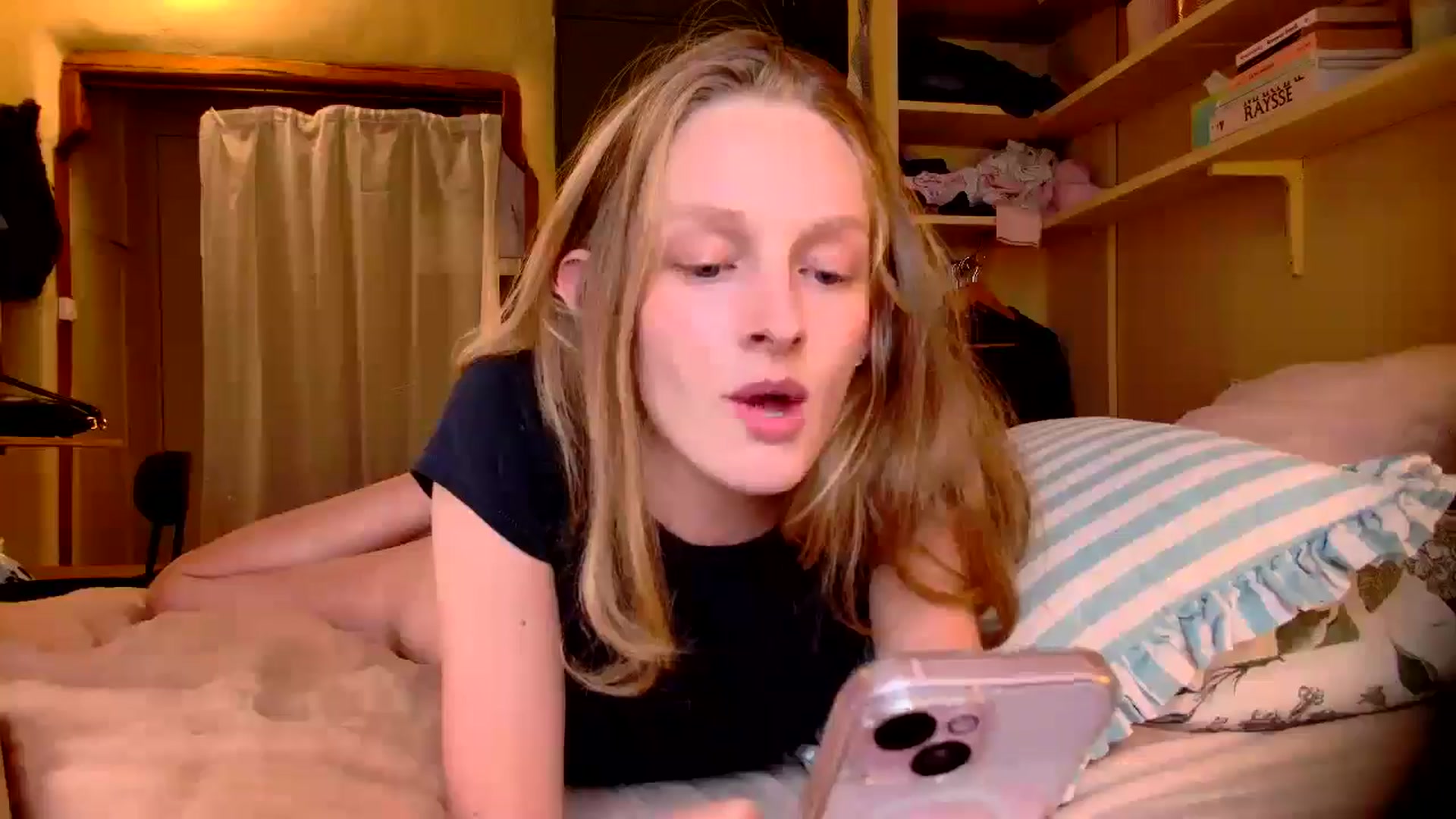 Gallery image thumbnail from Kinkywander's myfreecams stream on, 09/13/2025, 16:33 image 16 of 20