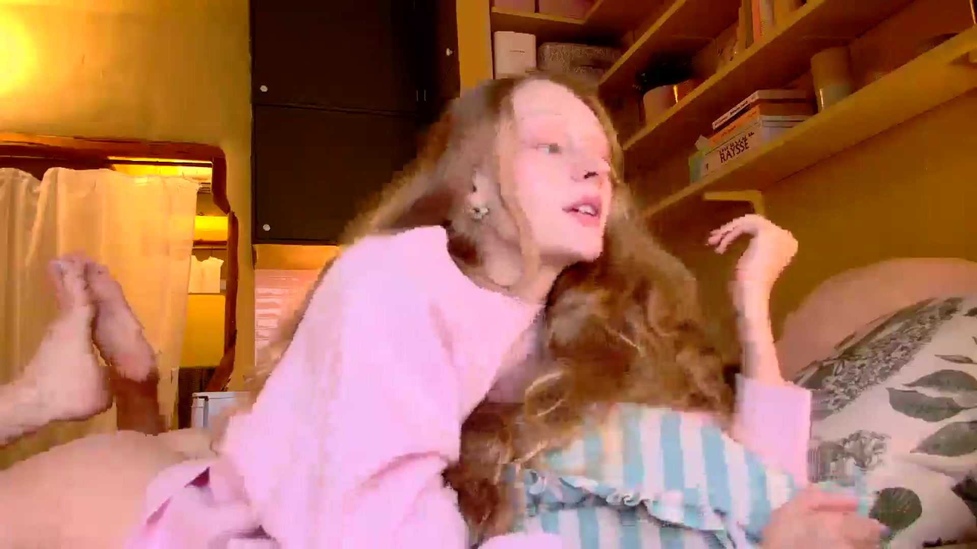 Gallery image thumbnail from Kinkywander's myfreecams stream on, 09/14/2025, 17:54 image 10 of 20