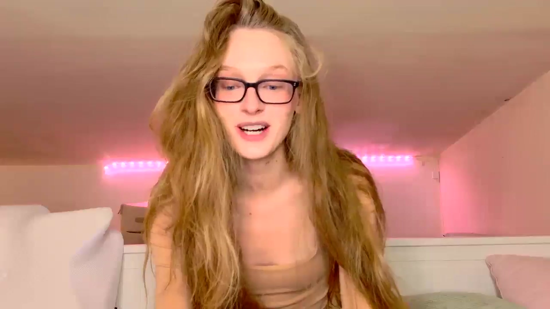 Gallery image thumbnail from Kinkywander's myfreecams stream on, 09/21/2025, 18:10 image 5 of 20