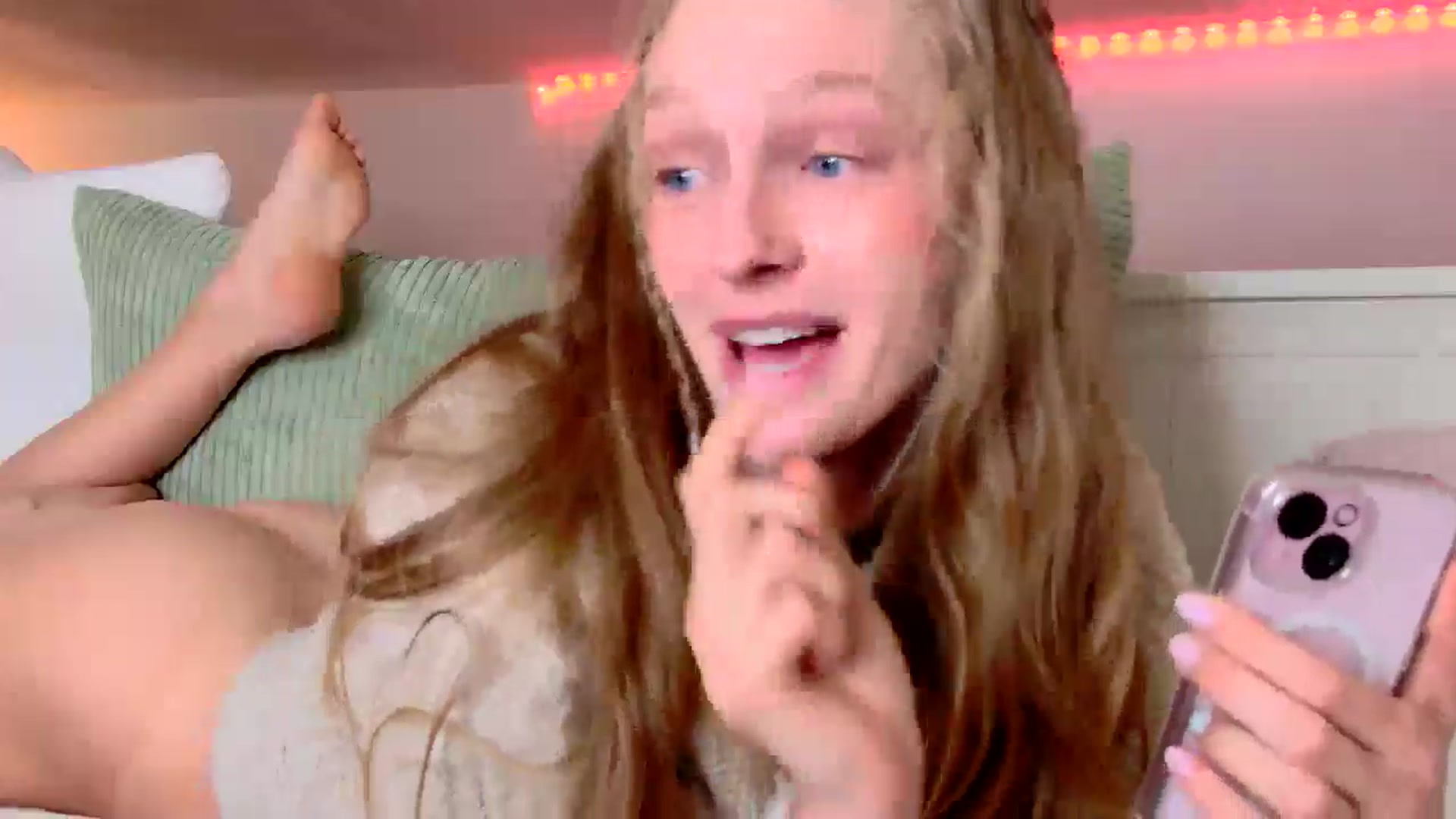 Gallery image thumbnail from Kinkywander's myfreecams stream on, 09/27/2025, 16:29 image 8 of 20