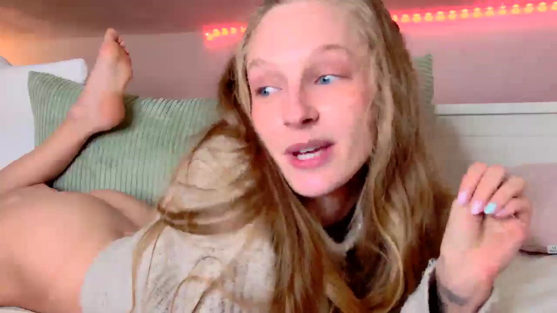 Gallery image thumbnail from Kinkywander's myfreecams stream on, 09/27/2025, 16:29 image 6 of 20