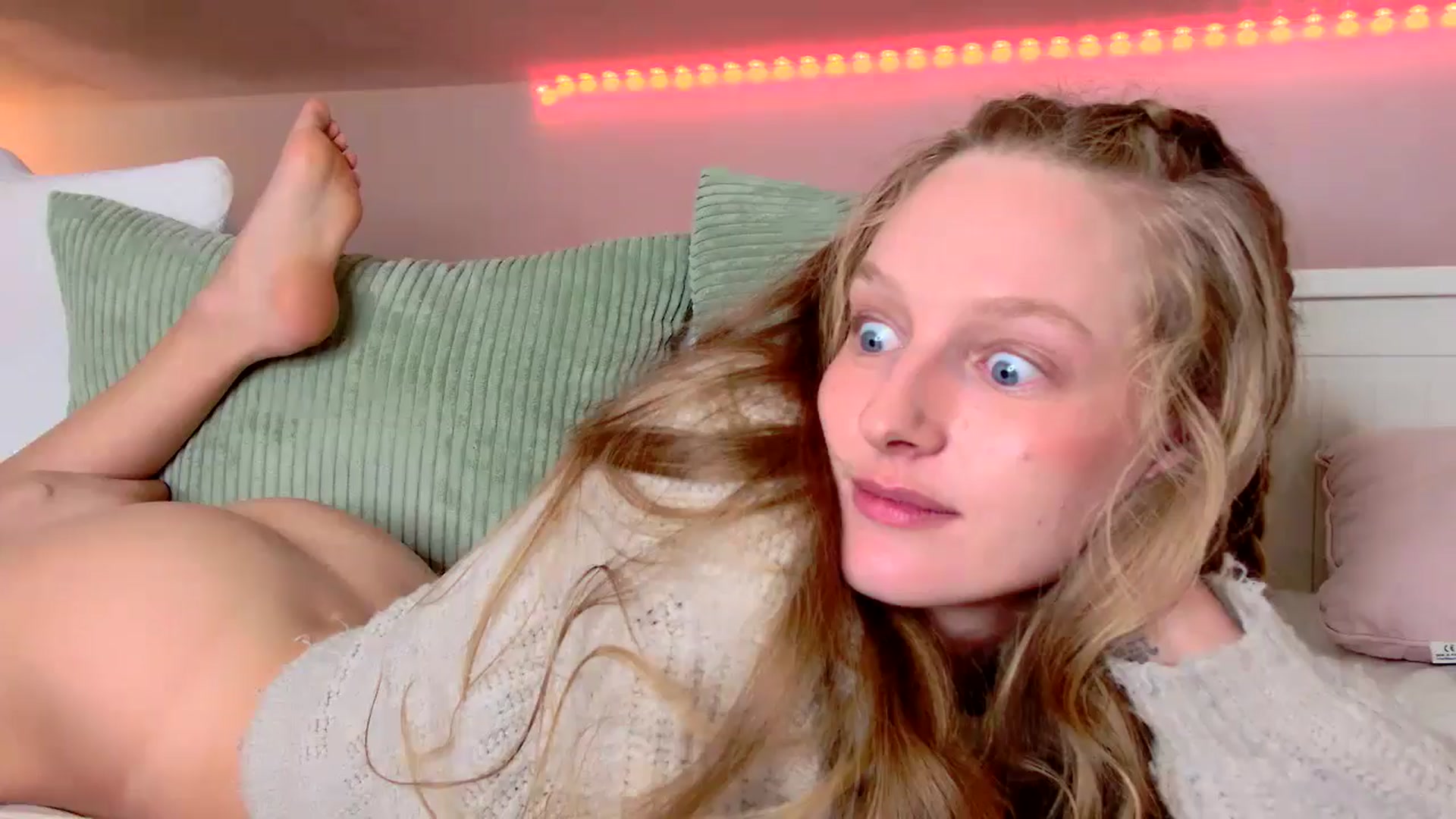 Gallery image thumbnail from Kinkywander's myfreecams stream on, 09/27/2025, 16:29 image 3 of 20