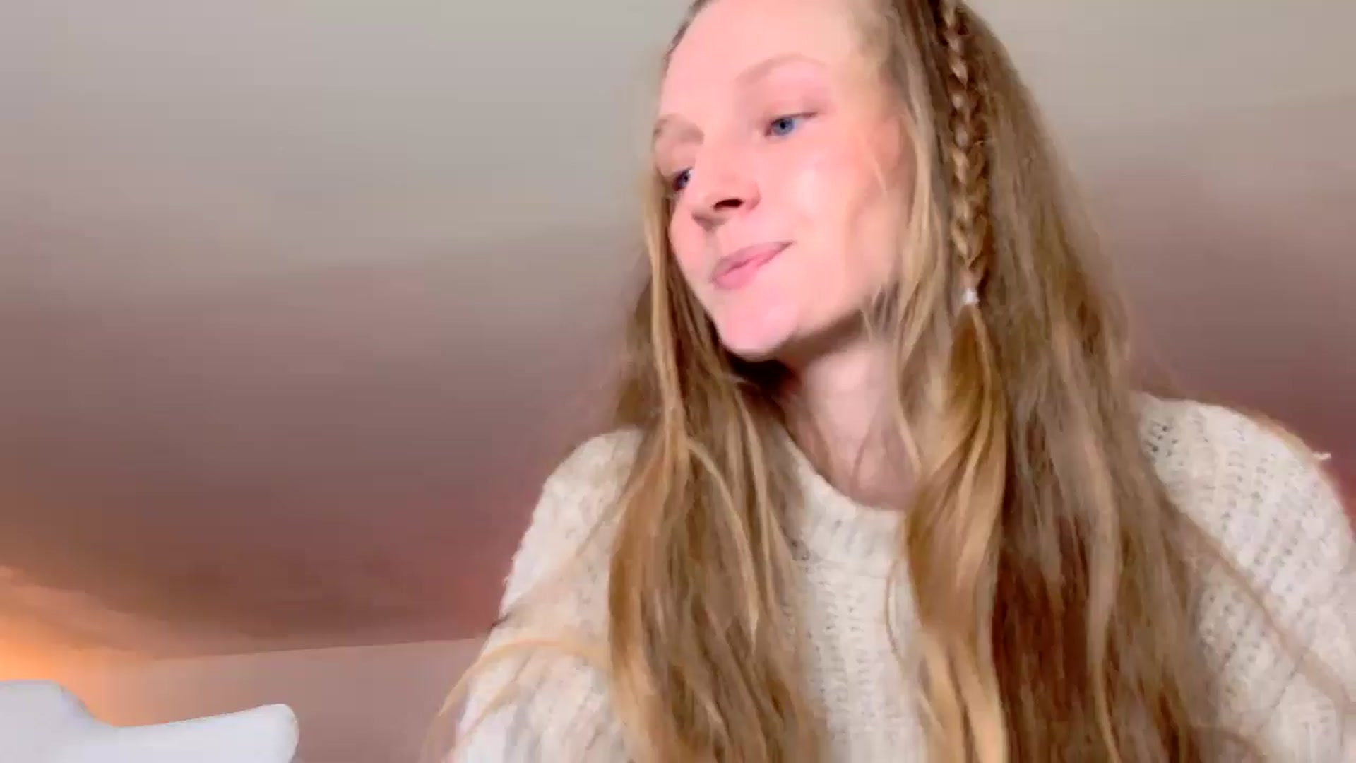 Gallery image thumbnail from Kinkywander's myfreecams stream on, 09/27/2025, 17:26 image 9 of 20