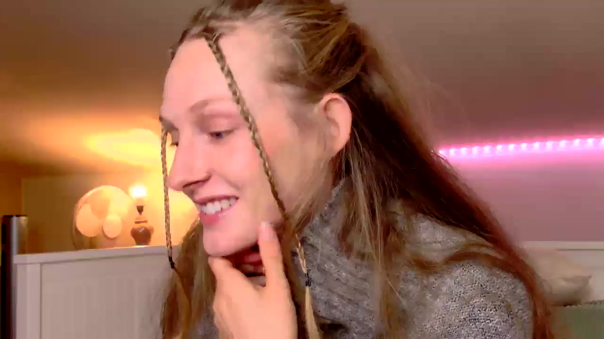 Gallery image thumbnail from Kinkywander's myfreecams stream on, 10/05/2025, 17:46 image 2 of 20