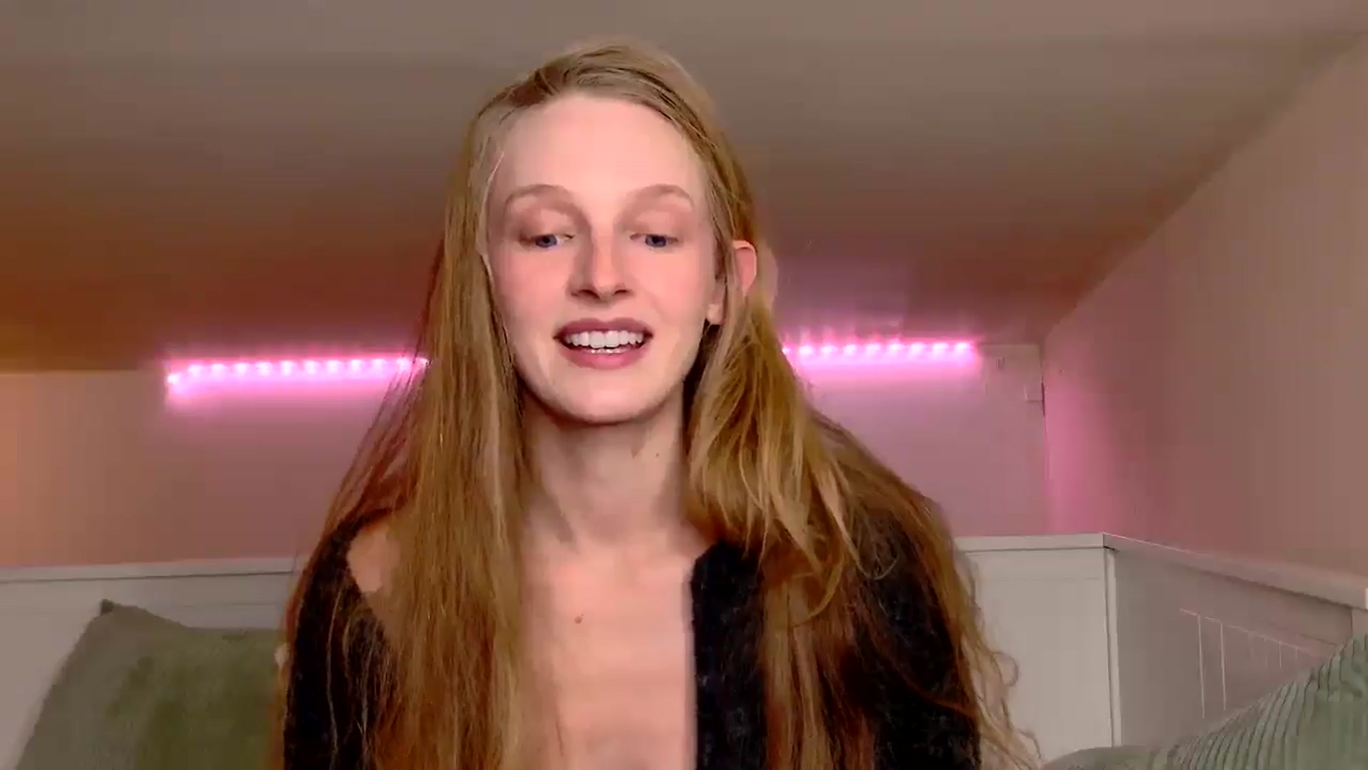 Gallery image thumbnail from Kinkywander's myfreecams stream on, 10/12/2025, 17:31 image 5 of 20