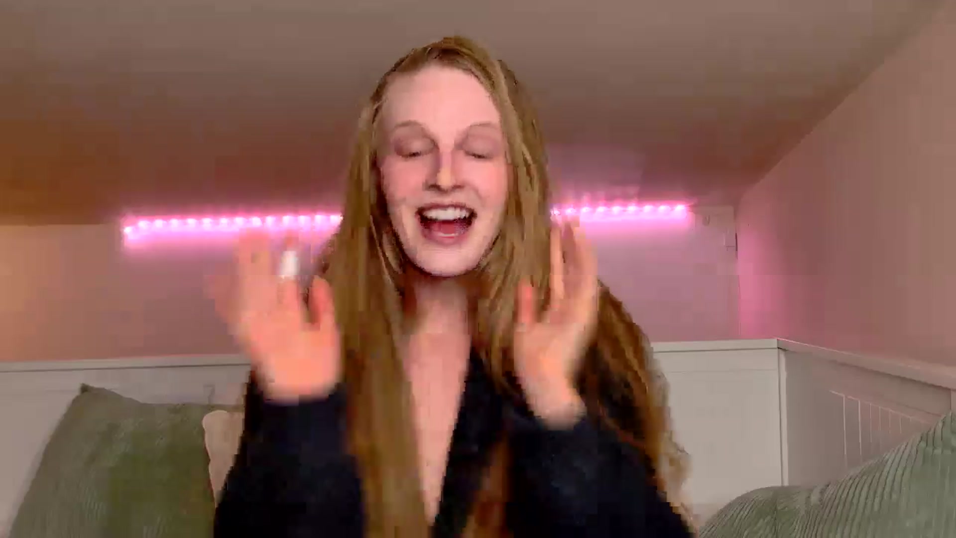Gallery image thumbnail from Kinkywander's myfreecams stream on, 10/12/2025, 17:31 image 8 of 20