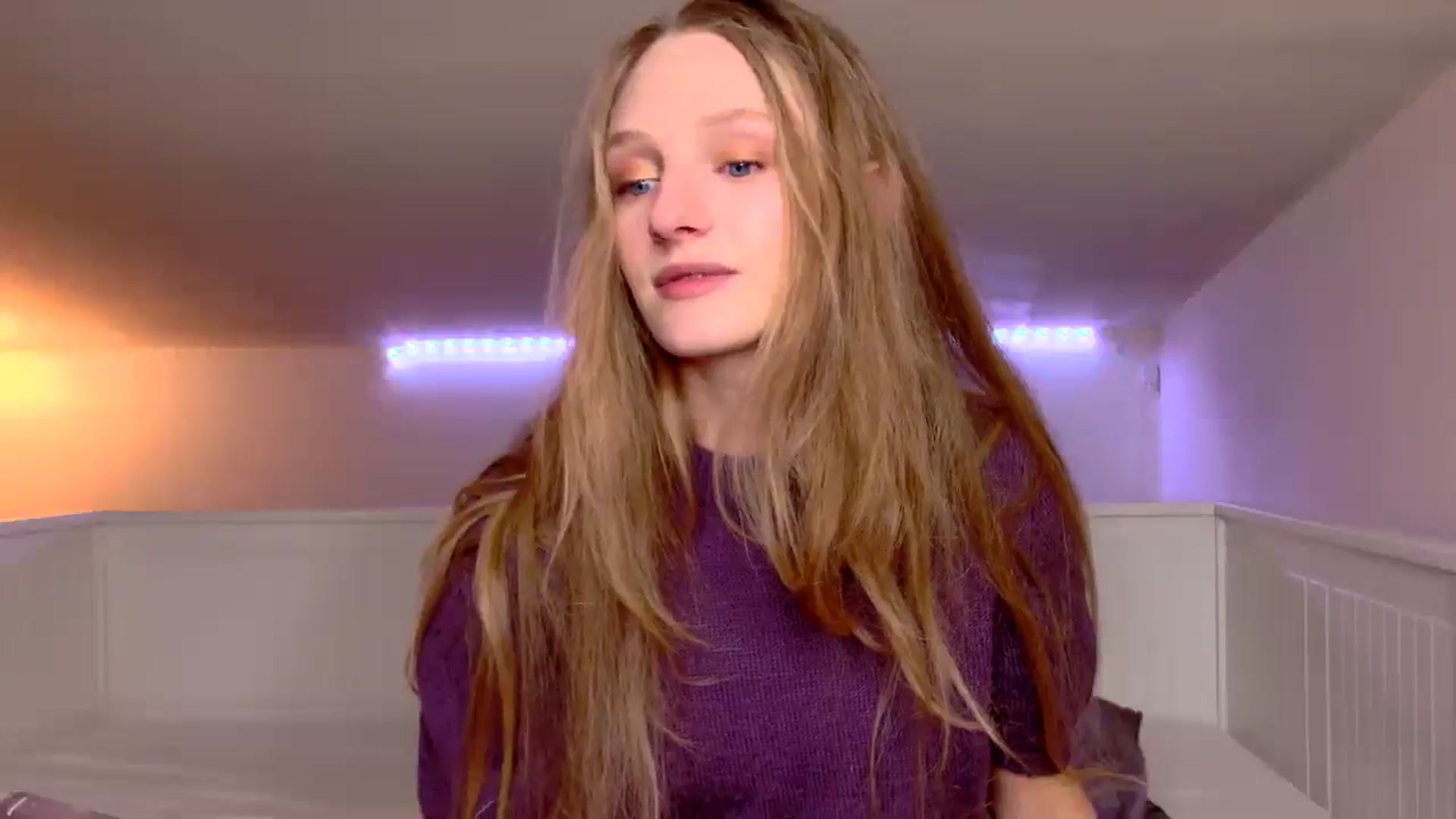 Gallery image thumbnail from Kinkywander's myfreecams stream on, 10/26/2025, 17:39 image 19 of 20