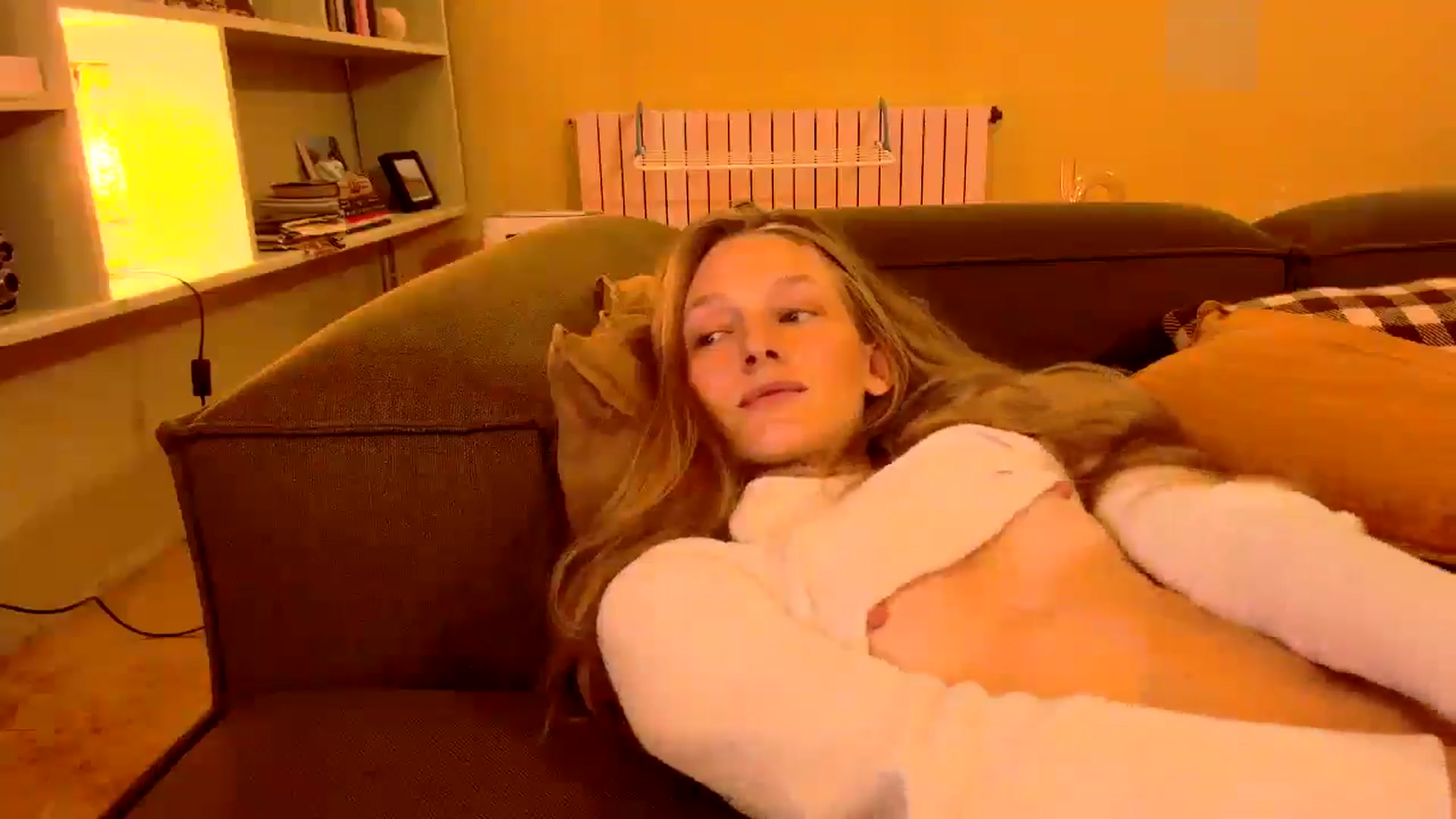 Gallery image thumbnail from Kinkywander's myfreecams stream on, 11/22/2025, 18:40 image 13 of 20