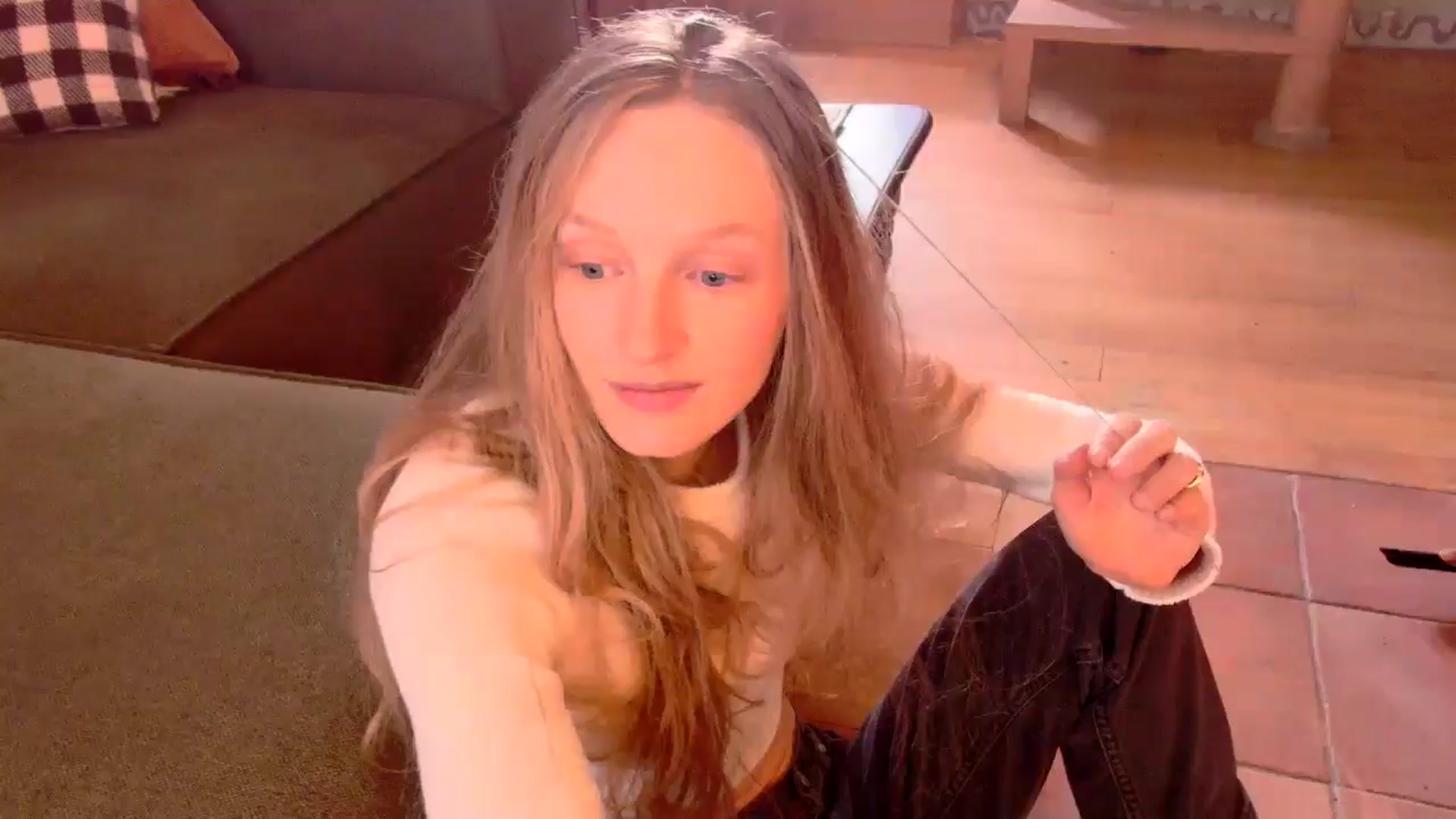 Gallery image thumbnail from Kinkywander's myfreecams stream on, 11/22/2025, 18:40 image 5 of 20