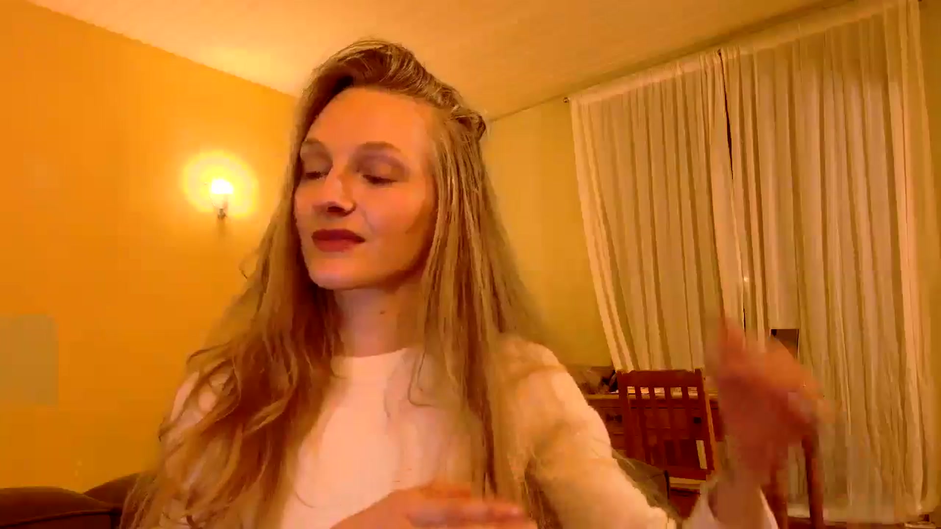 Gallery image thumbnail from Kinkywander's myfreecams stream on, 11/22/2025, 19:40 image 18 of 20