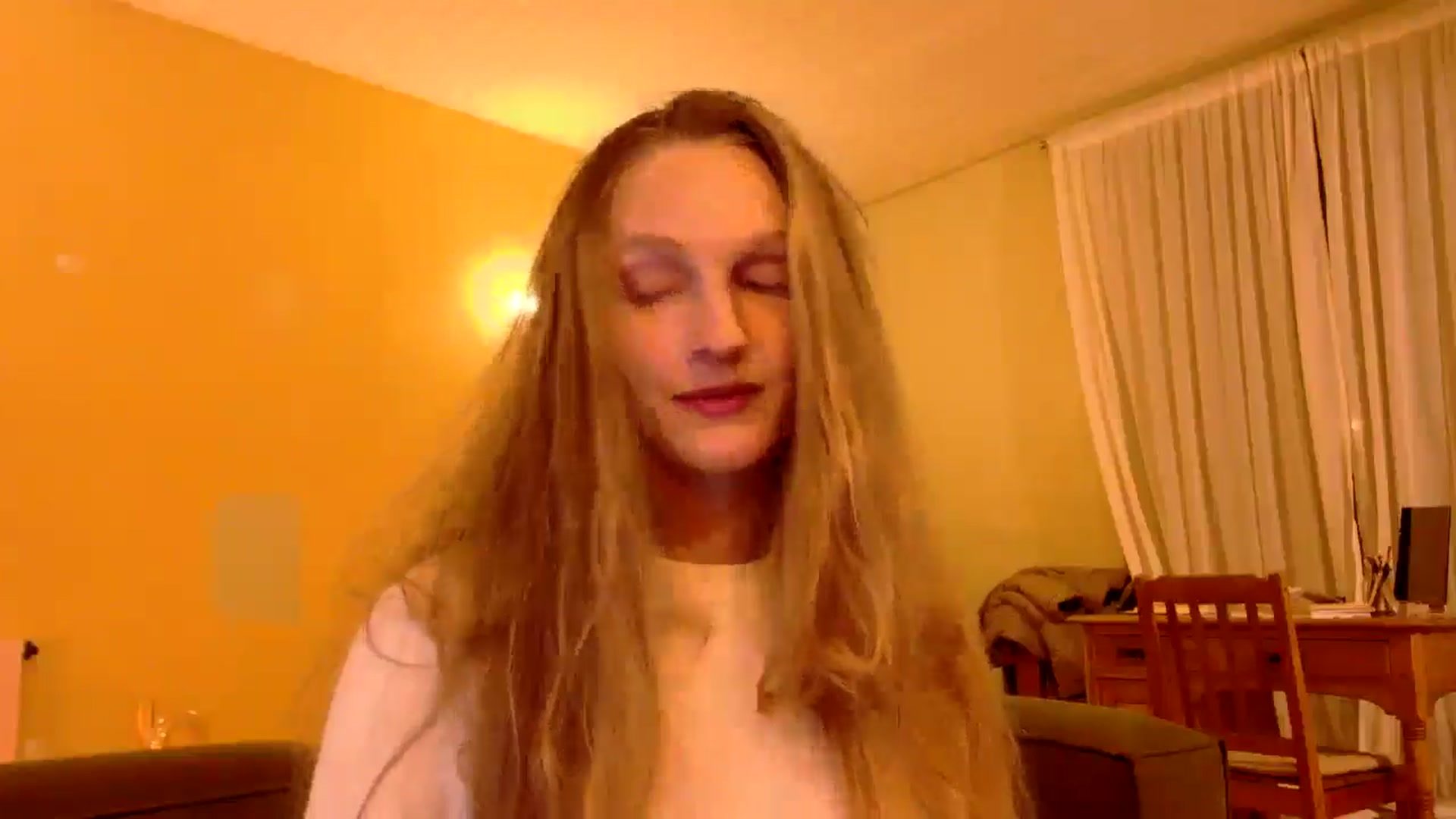 Gallery image thumbnail from Kinkywander's myfreecams stream on, 11/22/2025, 19:40 image 15 of 20