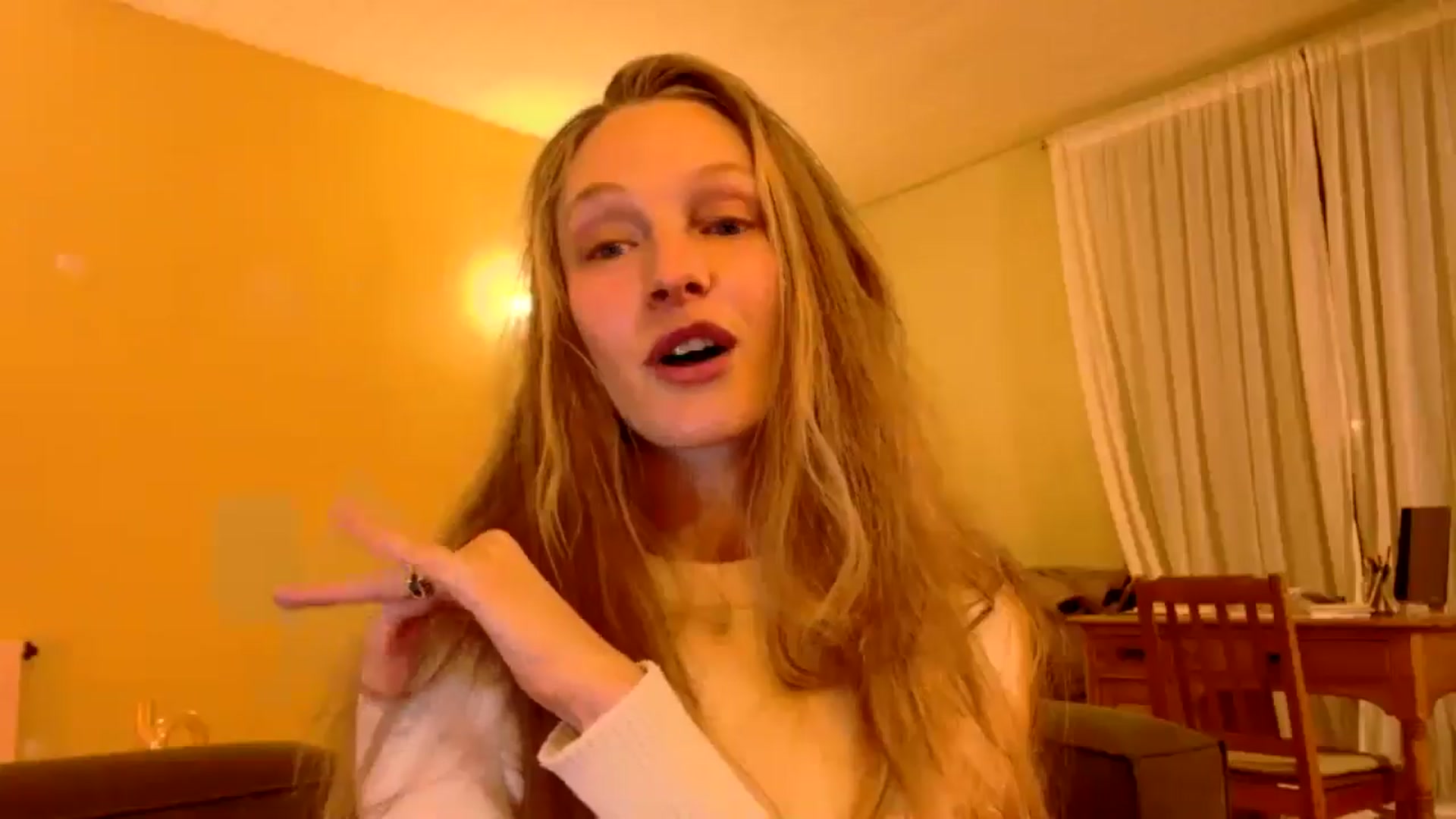 Gallery image thumbnail from Kinkywander's myfreecams stream on, 11/22/2025, 19:40 image 14 of 20