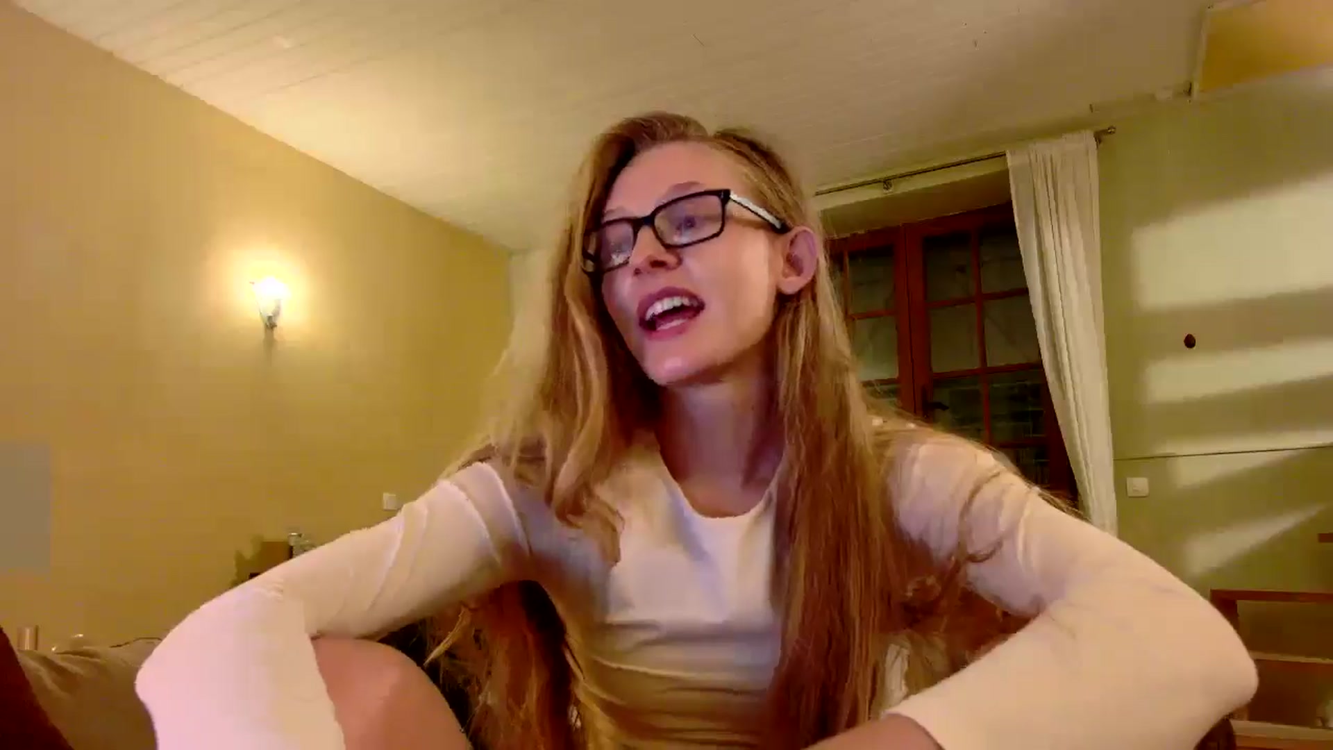 Gallery image thumbnail from Kinkywander's myfreecams stream on, 11/23/2025, 18:43 image 18 of 20