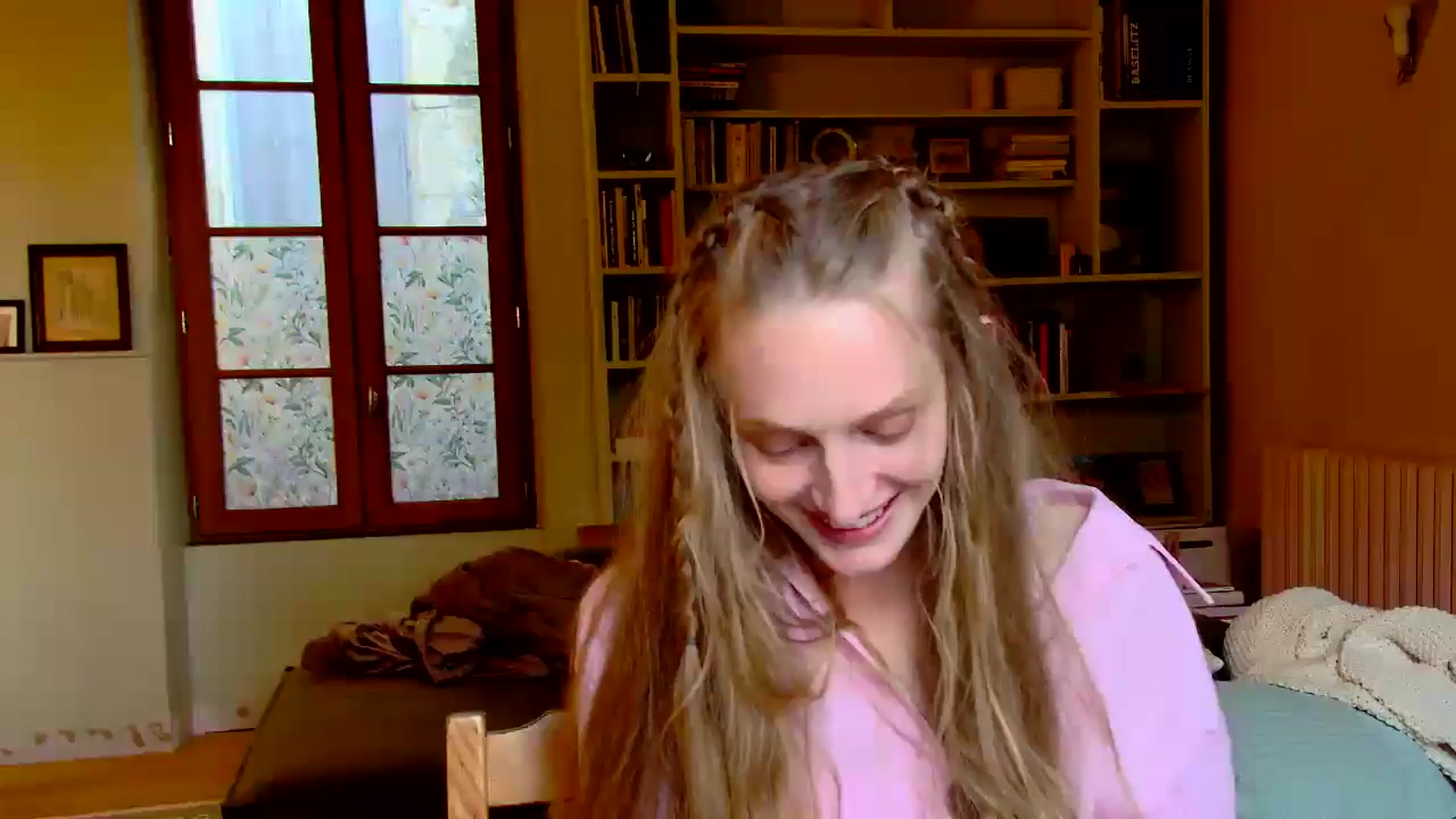 Gallery image thumbnail from Kinkywander's myfreecams stream on, 03/21/2026, 17:35 image 19 of 20
