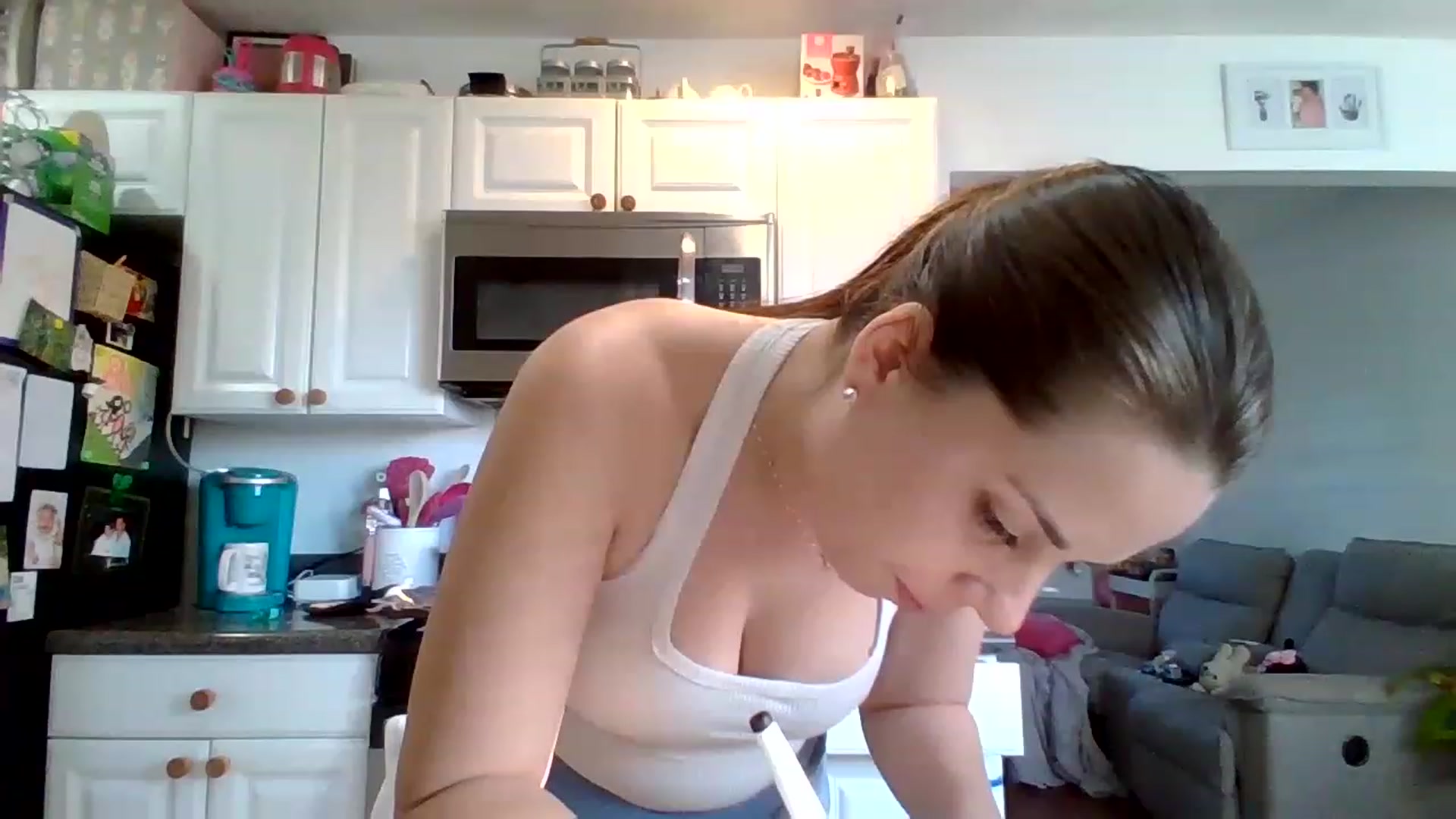 Gallery image thumbnail from KinleySweetie's myfreecams stream on, 02/18/2023, 21:06 image 17 of 20