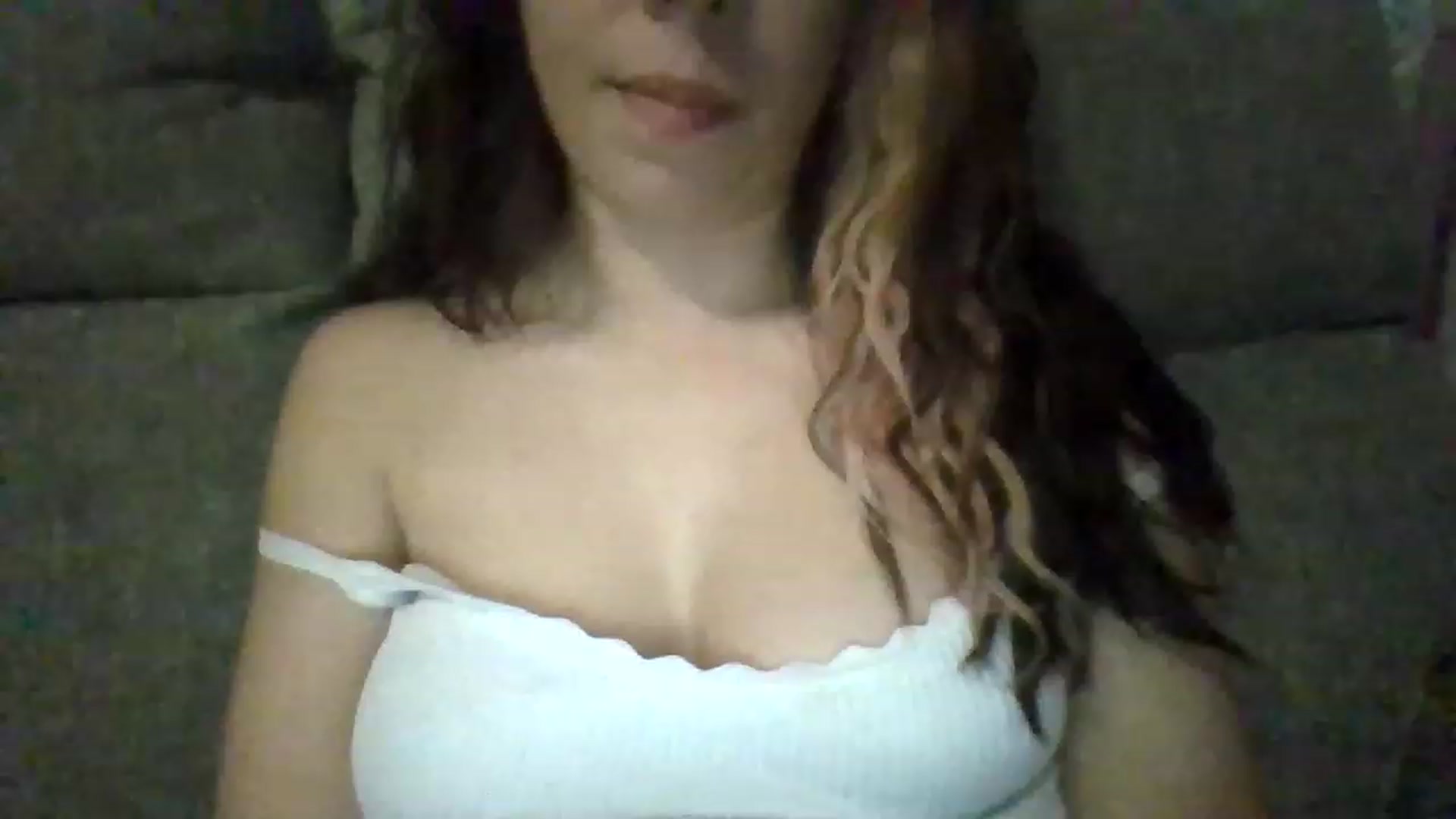 Gallery image thumbnail from KinleySweetie's myfreecams stream on, 03/21/2023, 01:50 image 4 of 20