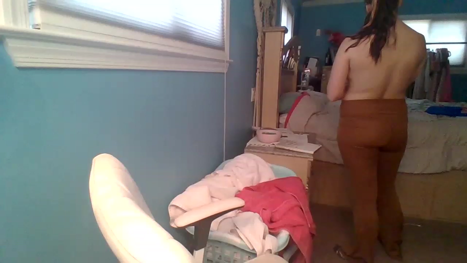 Gallery image thumbnail from KinleySweetie's myfreecams stream on, 03/22/2023, 19:36 image 18 of 20