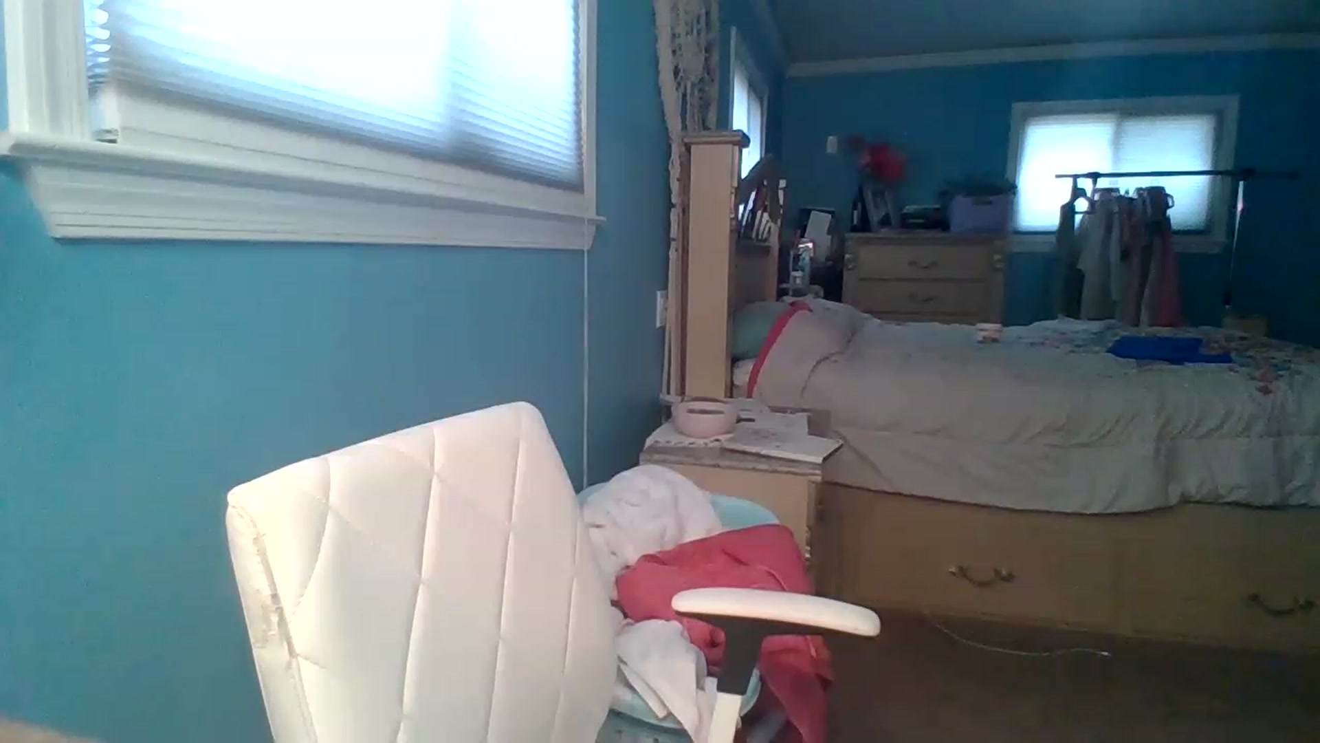 Gallery image thumbnail from KinleySweetie's myfreecams stream on, 03/22/2023, 19:36 image 10 of 20