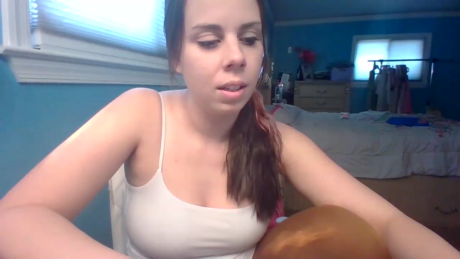 Gallery image thumbnail from KinleySweetie's myfreecams stream on, 03/22/2023, 19:36 image 11 of 20