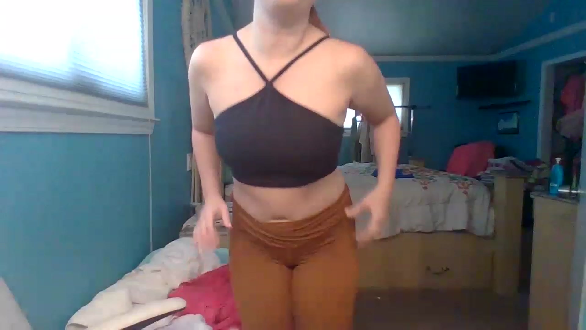 Gallery image thumbnail from KinleySweetie's myfreecams stream on, 03/22/2023, 19:36 image 20 of 20