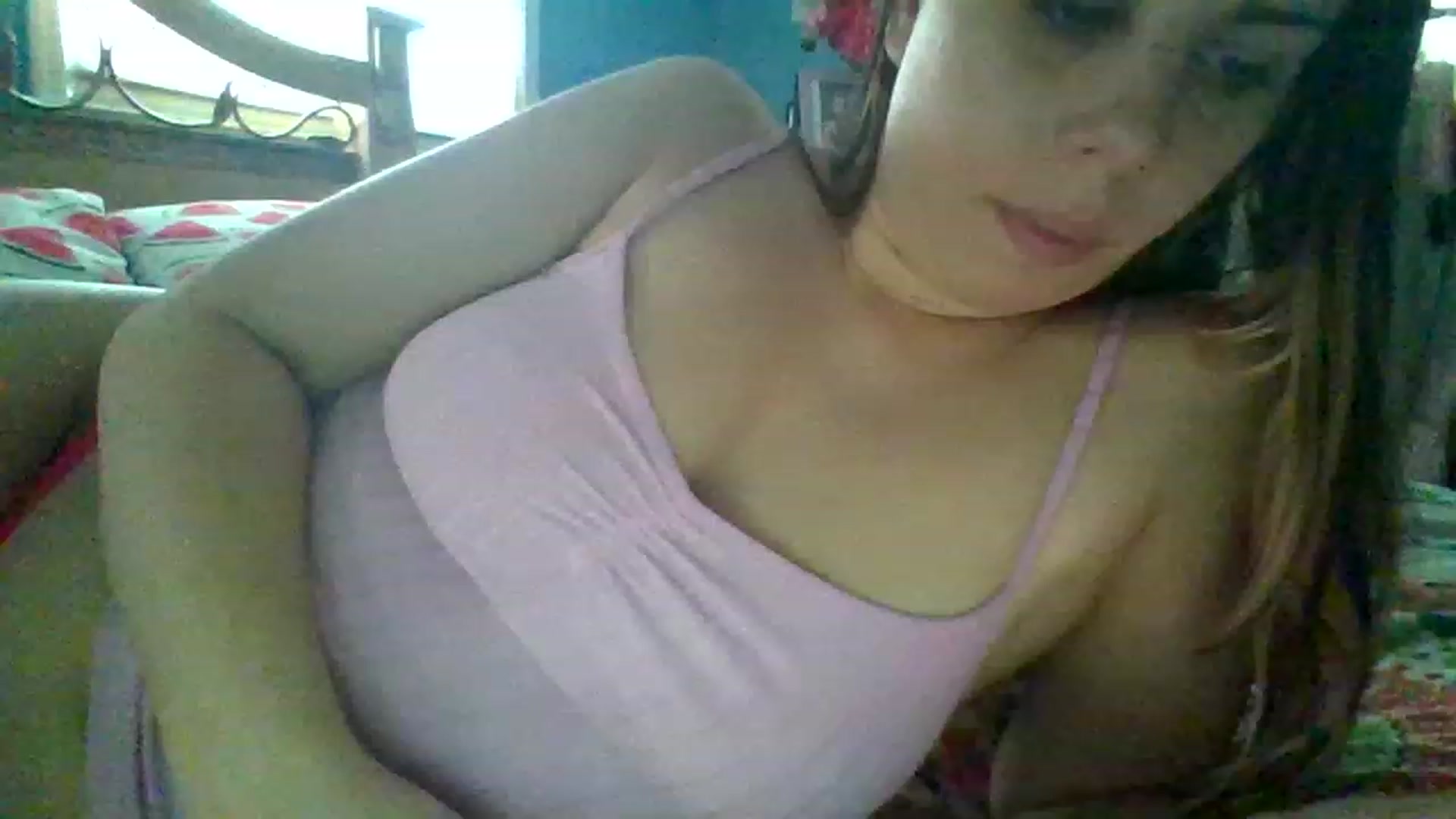 Gallery image thumbnail from KinleySweetie's myfreecams stream on, 03/31/2023, 16:32 image 3 of 20